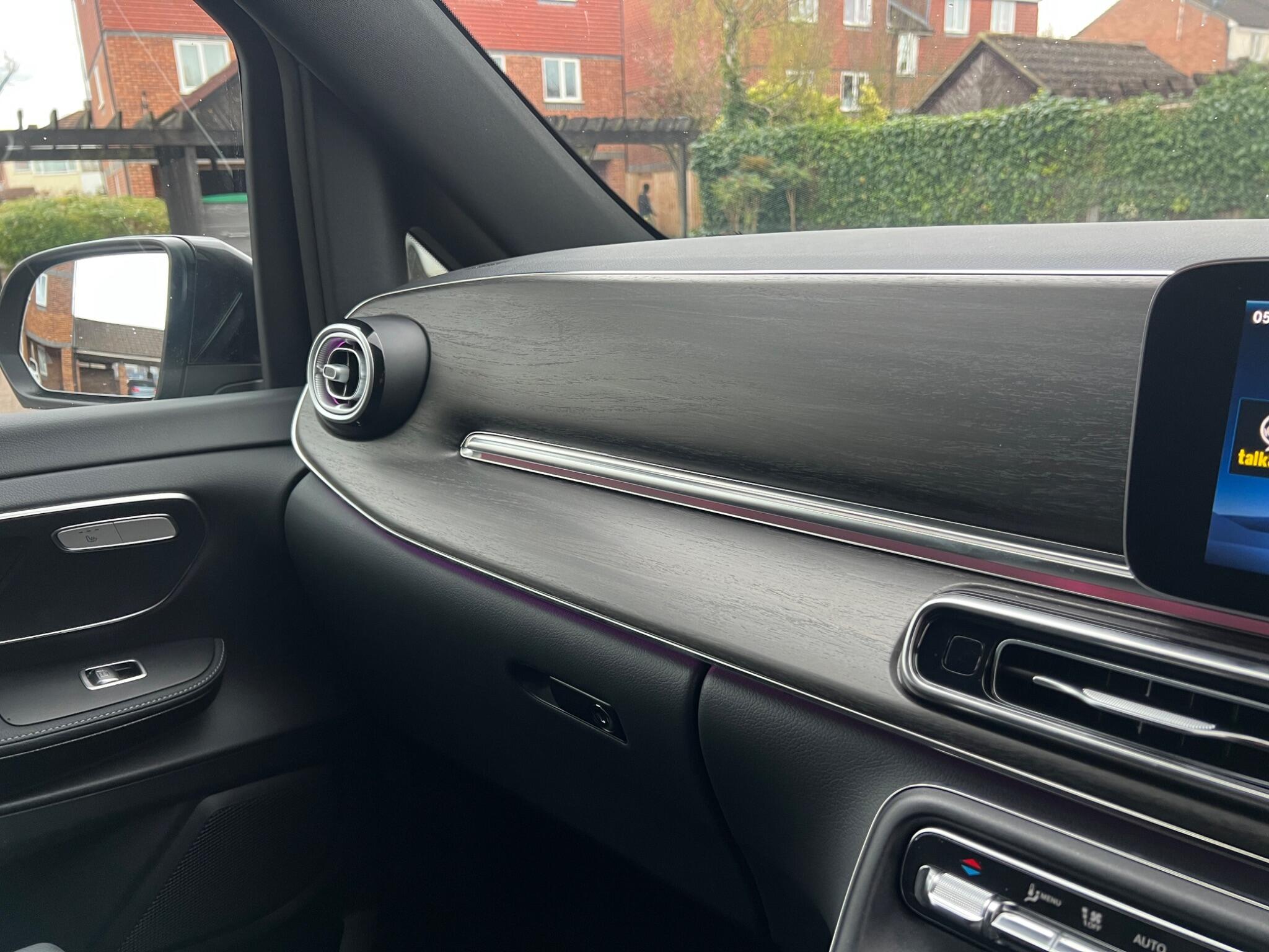 Mercedes-Benz V Class view 31