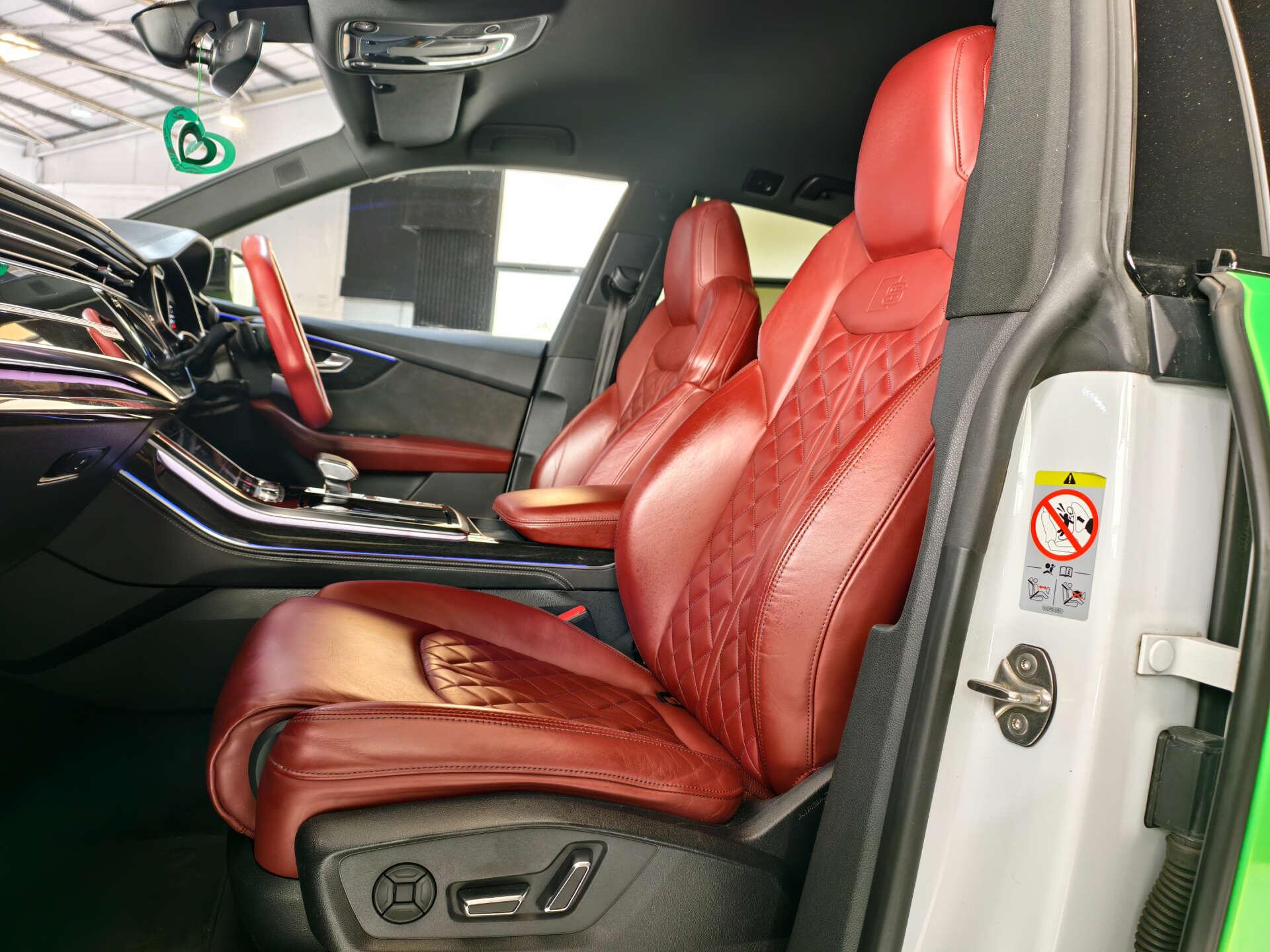 Audi SQ8 view 21