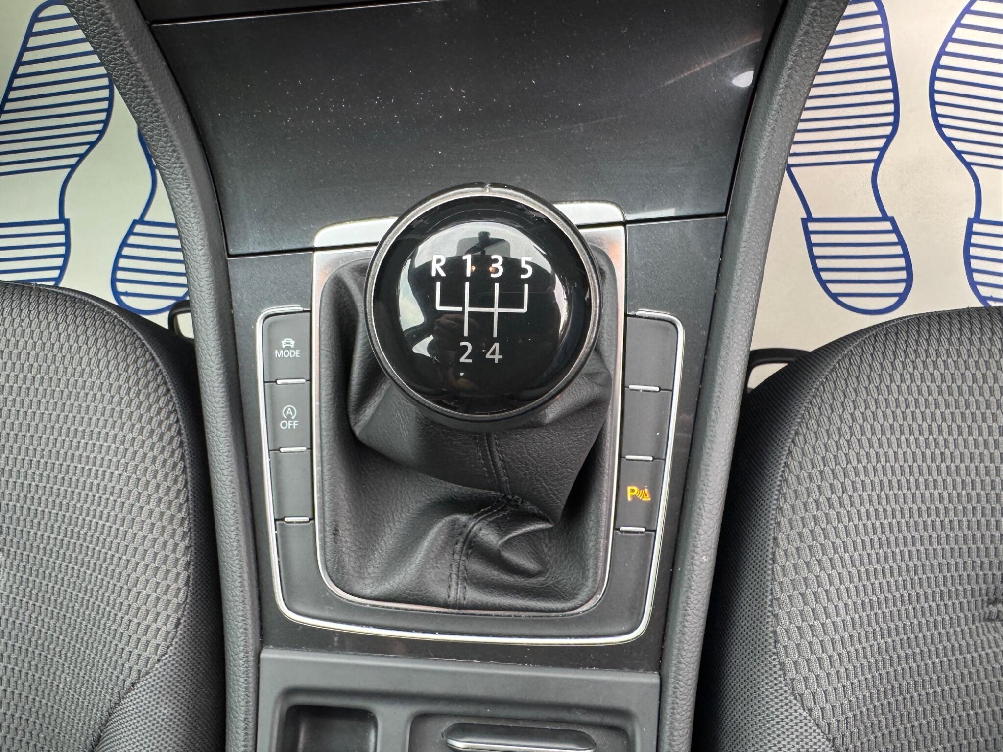 Volkswagen Golf view 40