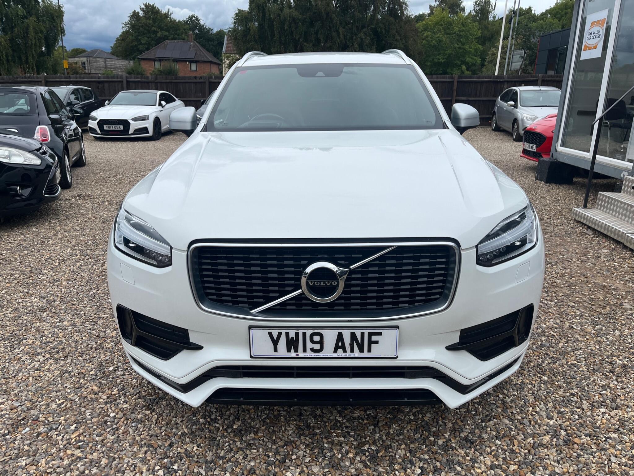 Volvo XC90 view 2