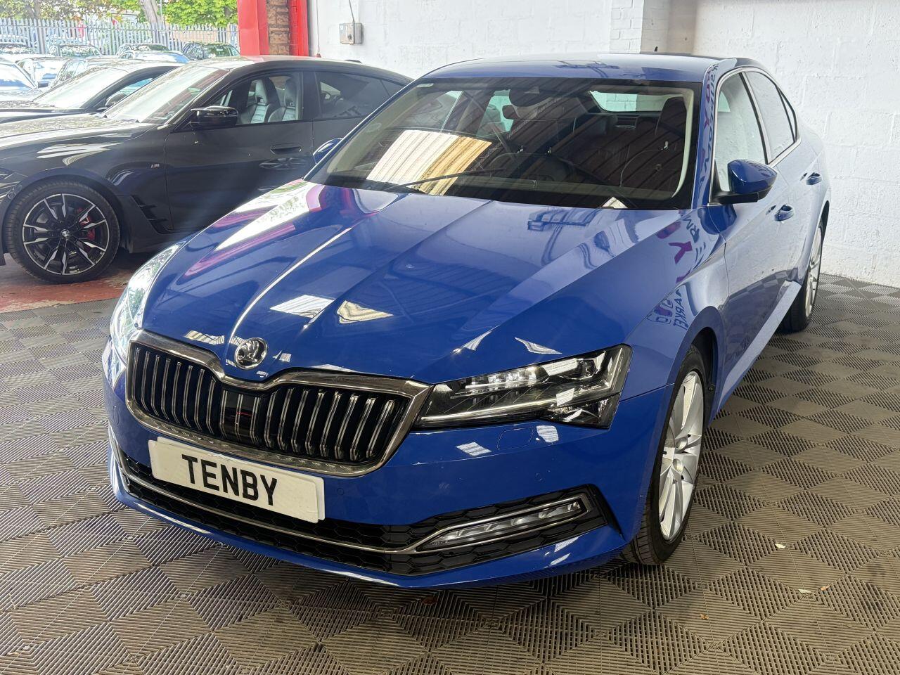 Skoda Superb view 4