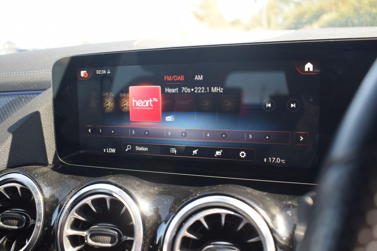 Mercedes-Benz Gla view 27