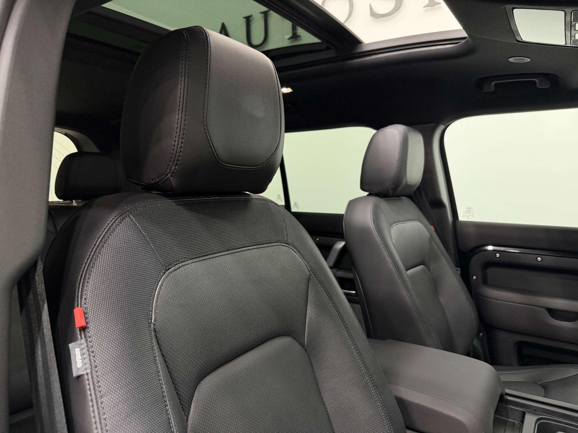 Land Rover Defender view 40