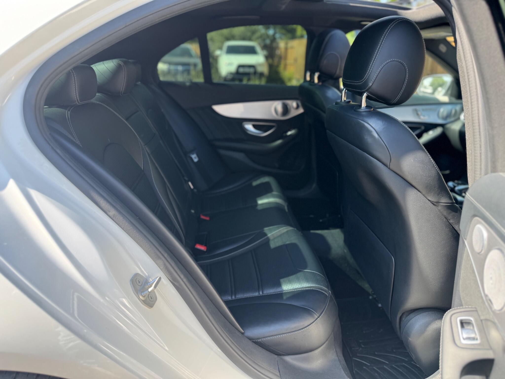 Mercedes-Benz C-Class view 27