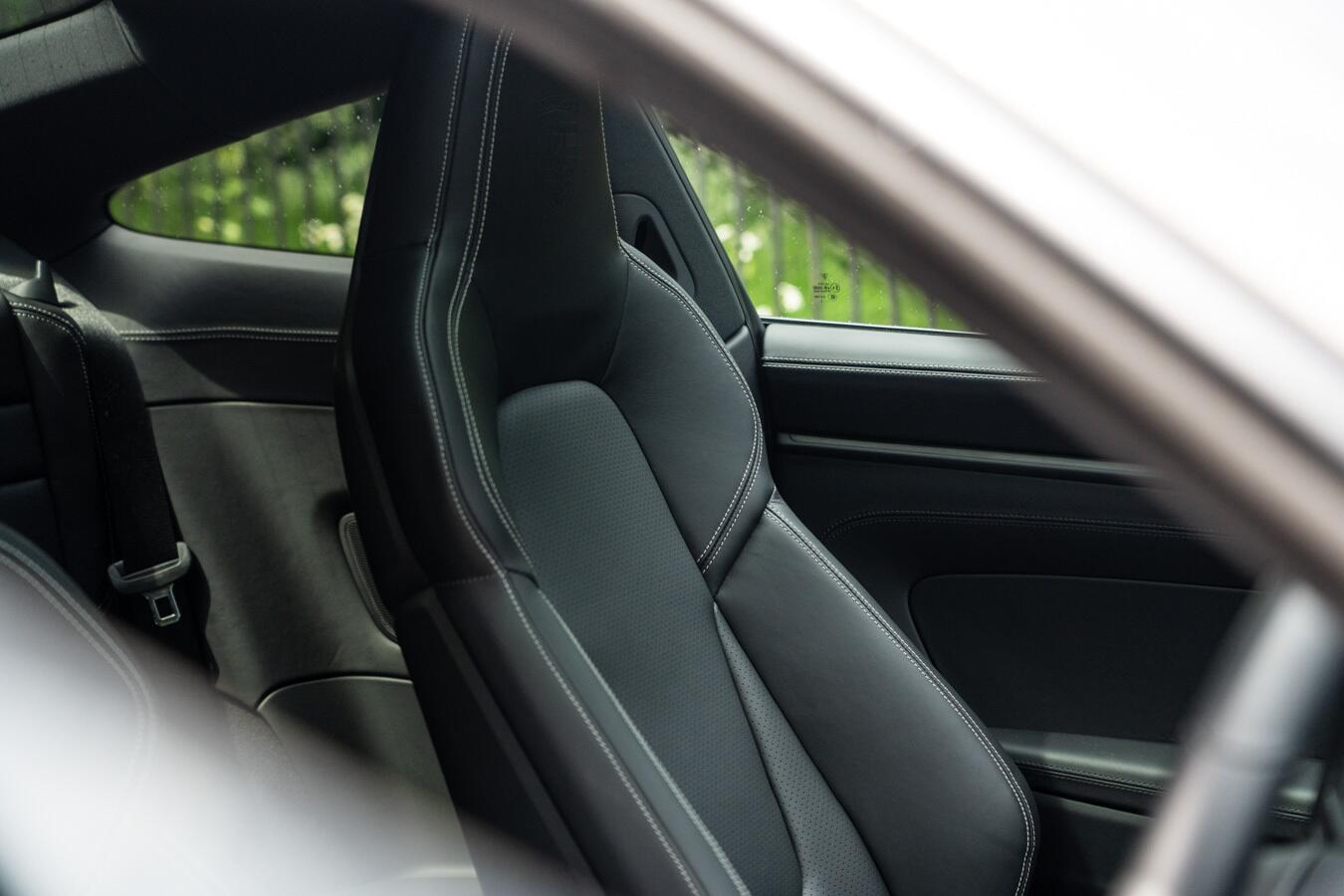 Porsche 911 view 29