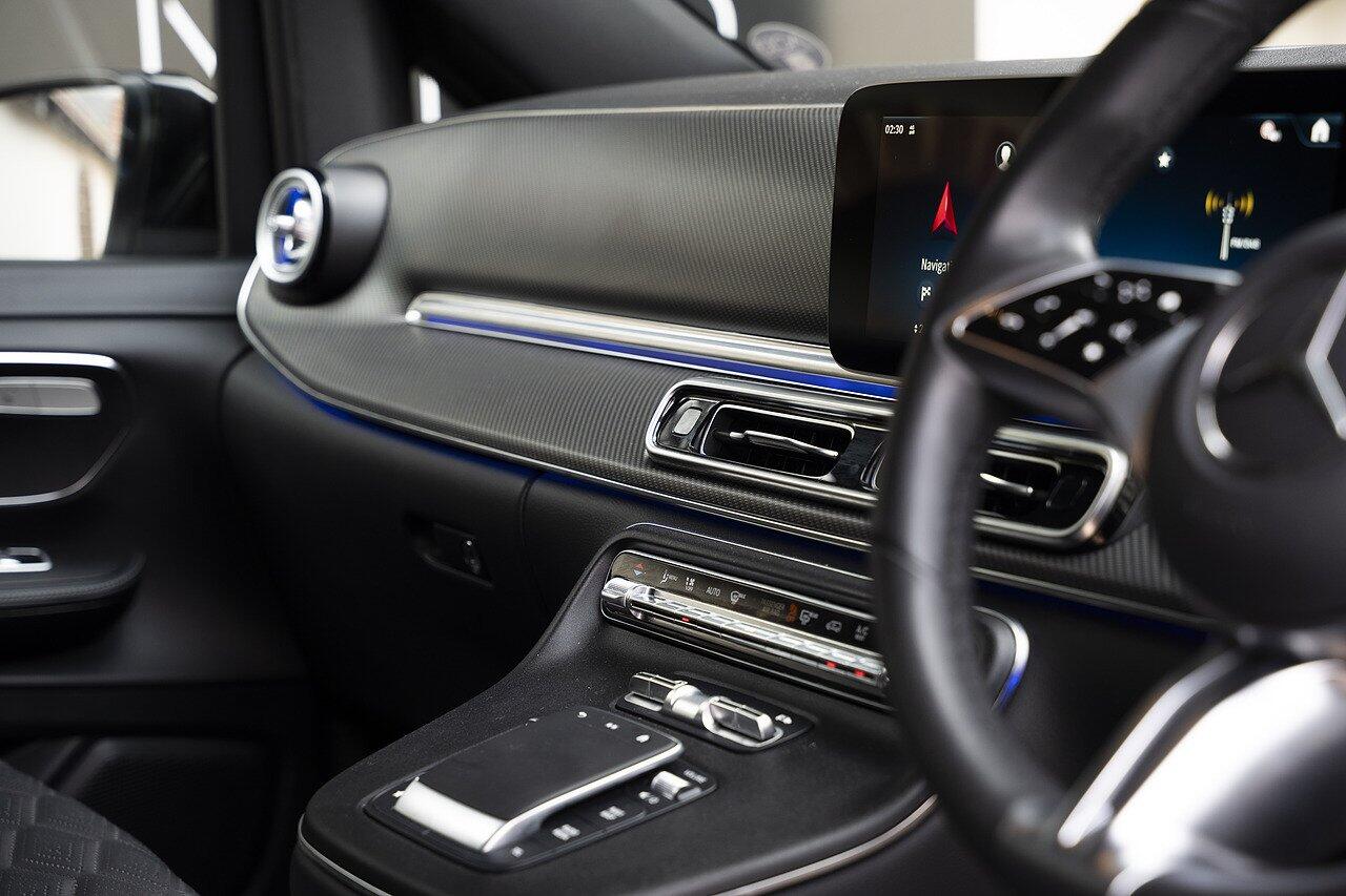 Mercedes-Benz V-Class view 12