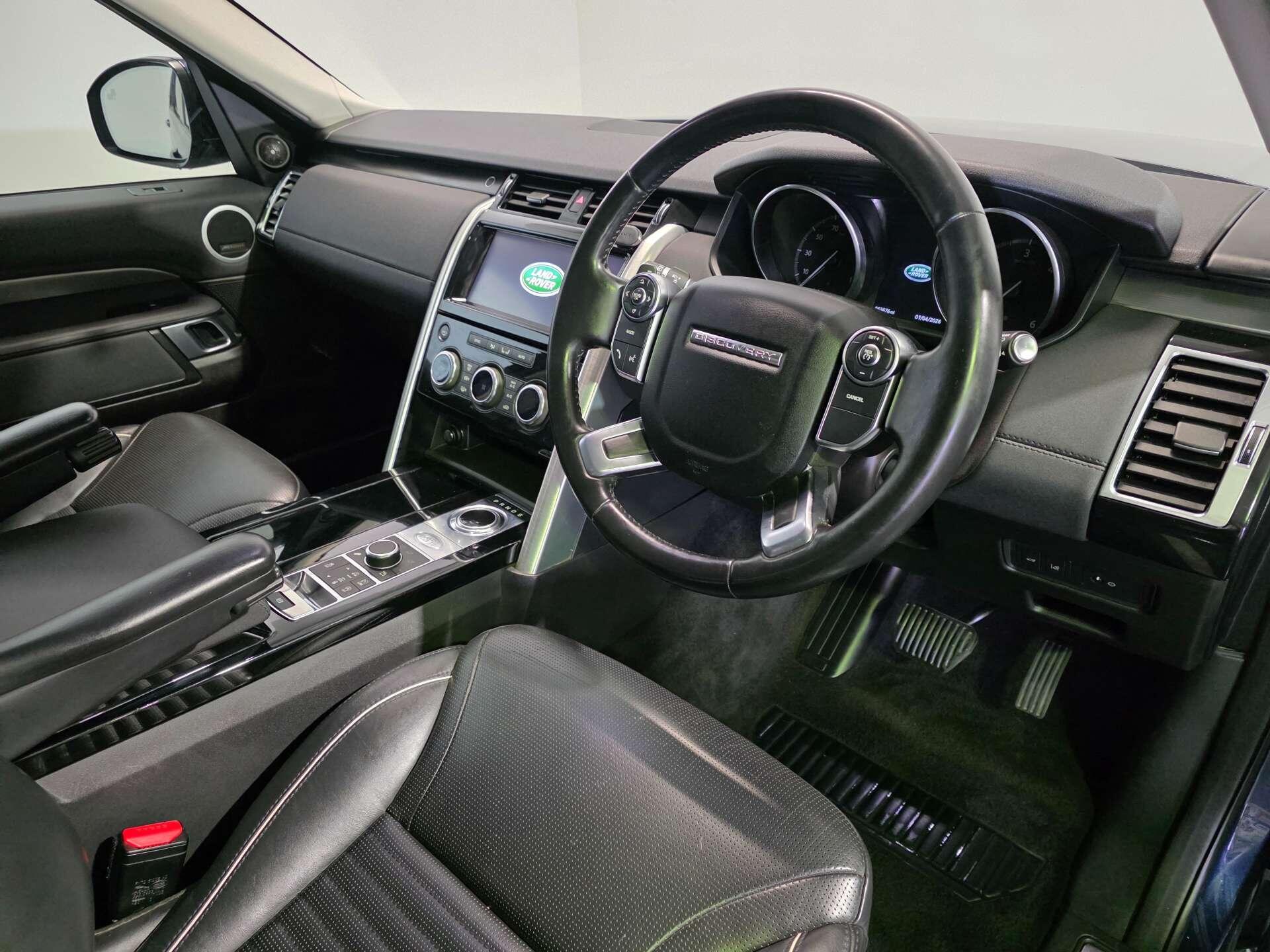 Land Rover Discovery view 11