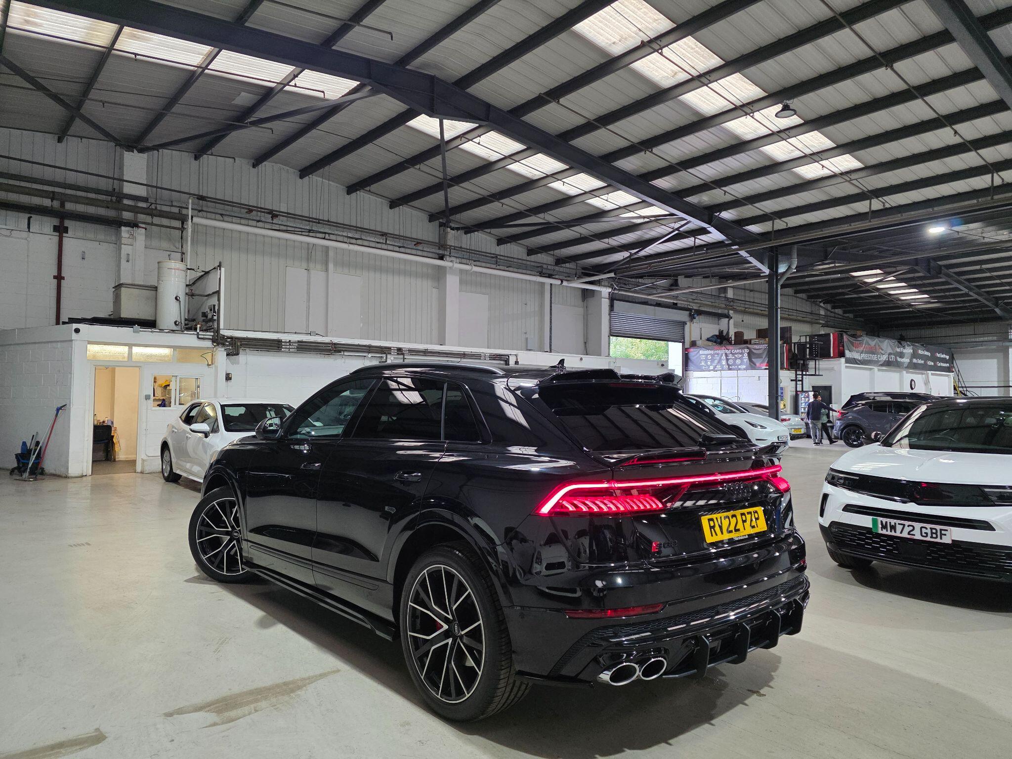 Audi SQ8 view 42