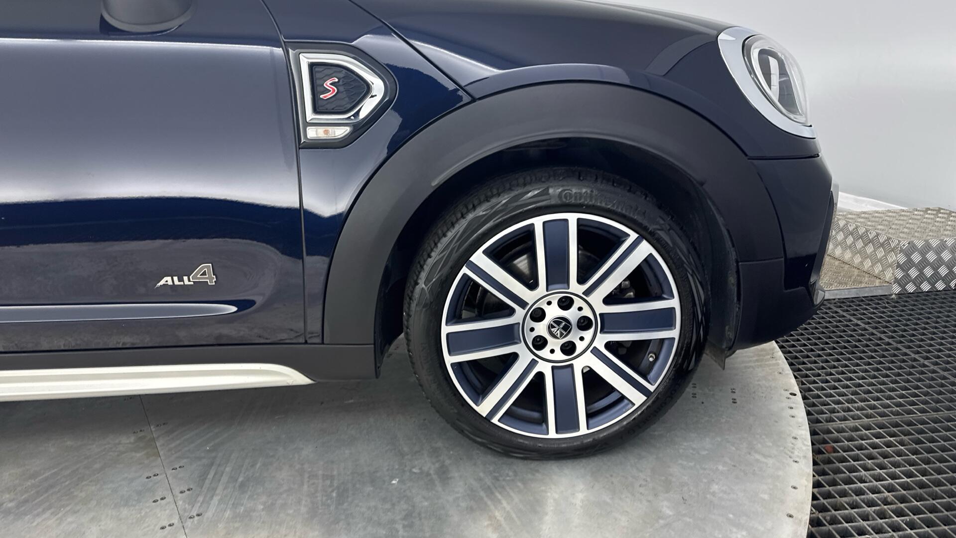 MINI Countryman view 21