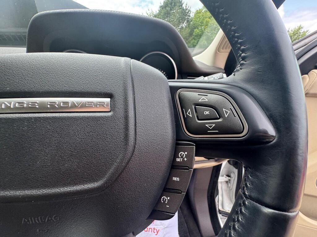 Land Rover Range Rover Evoque view 25