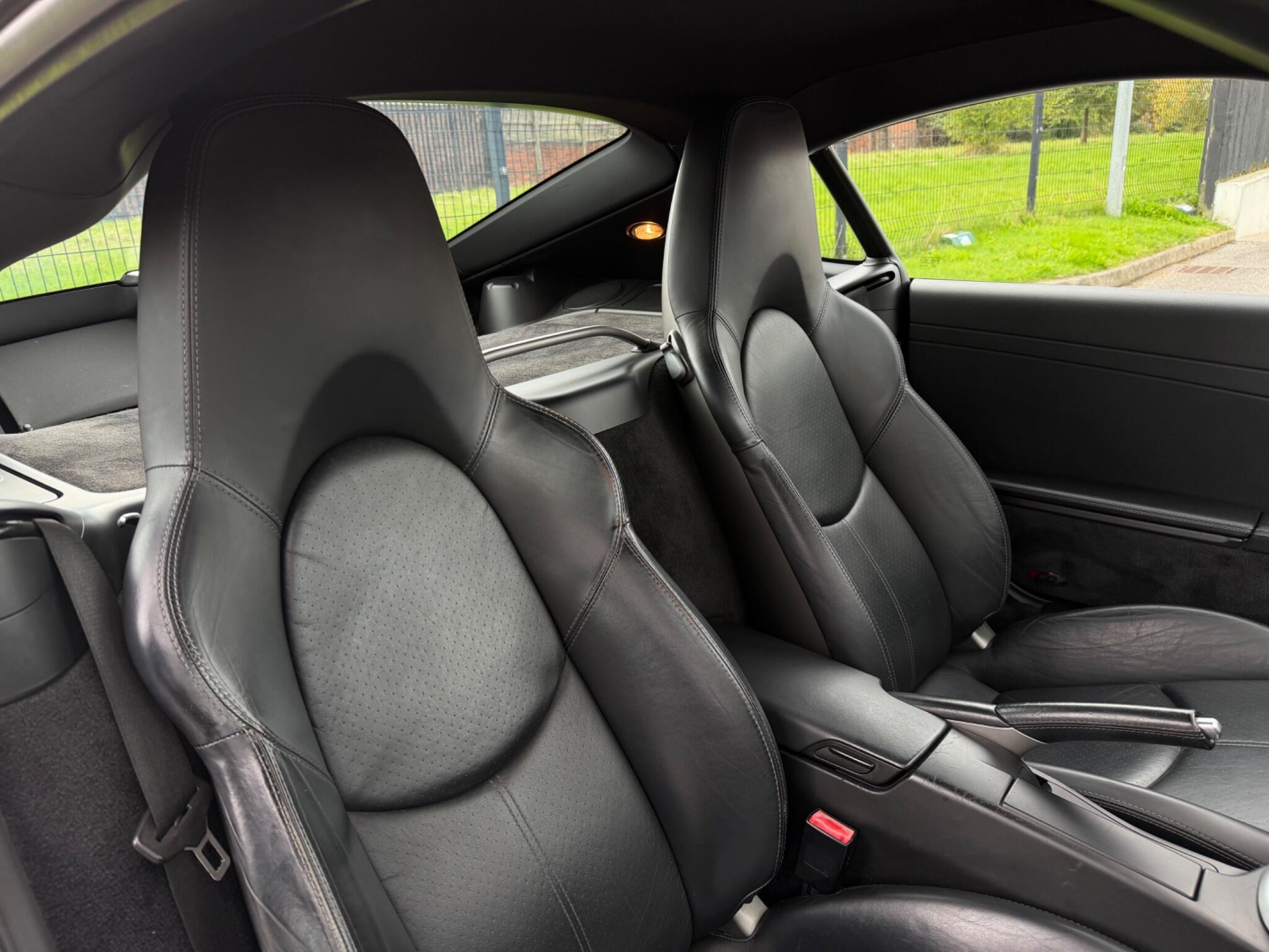 Porsche Cayman view 13