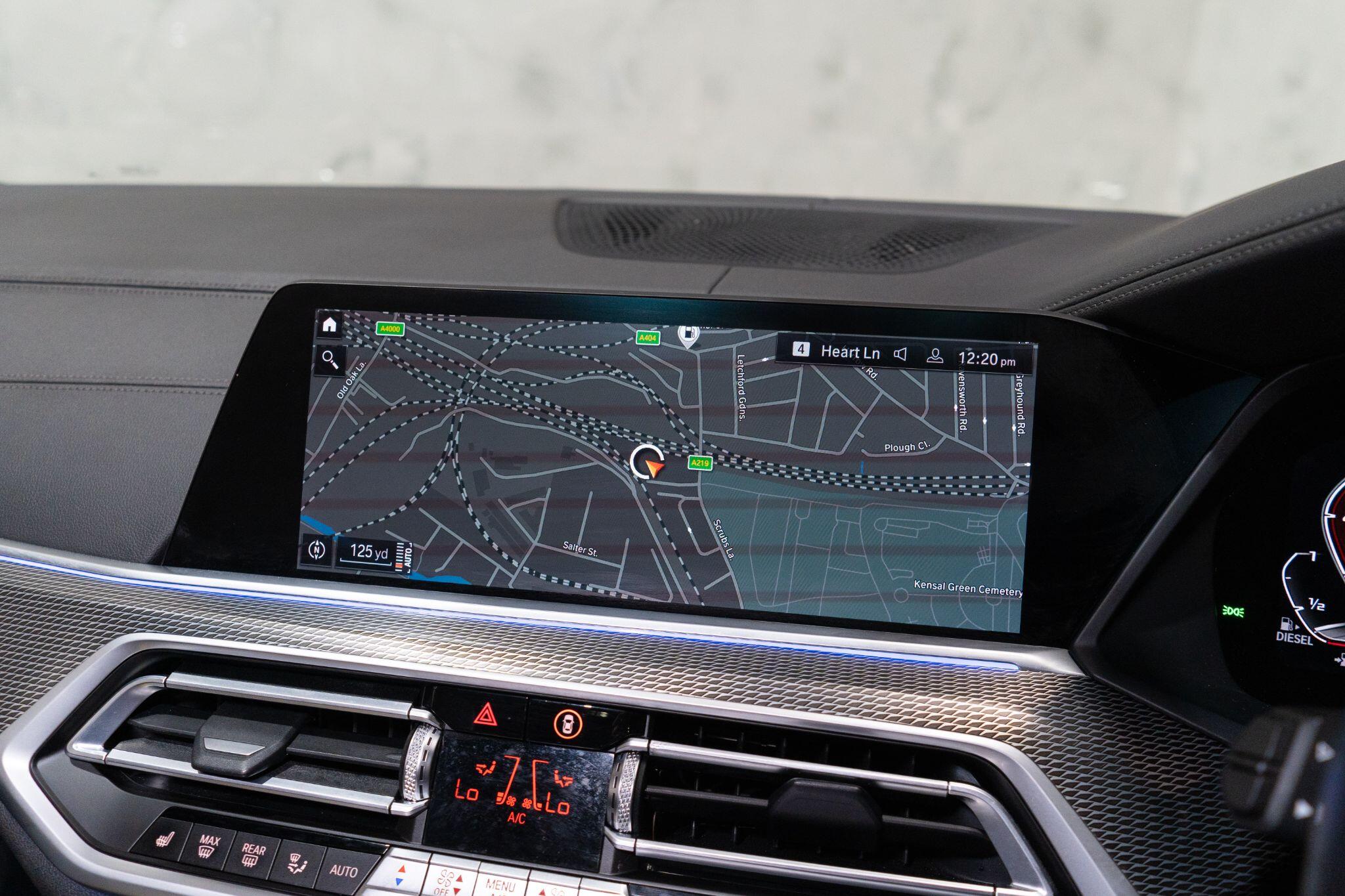 BMW X6 view 20