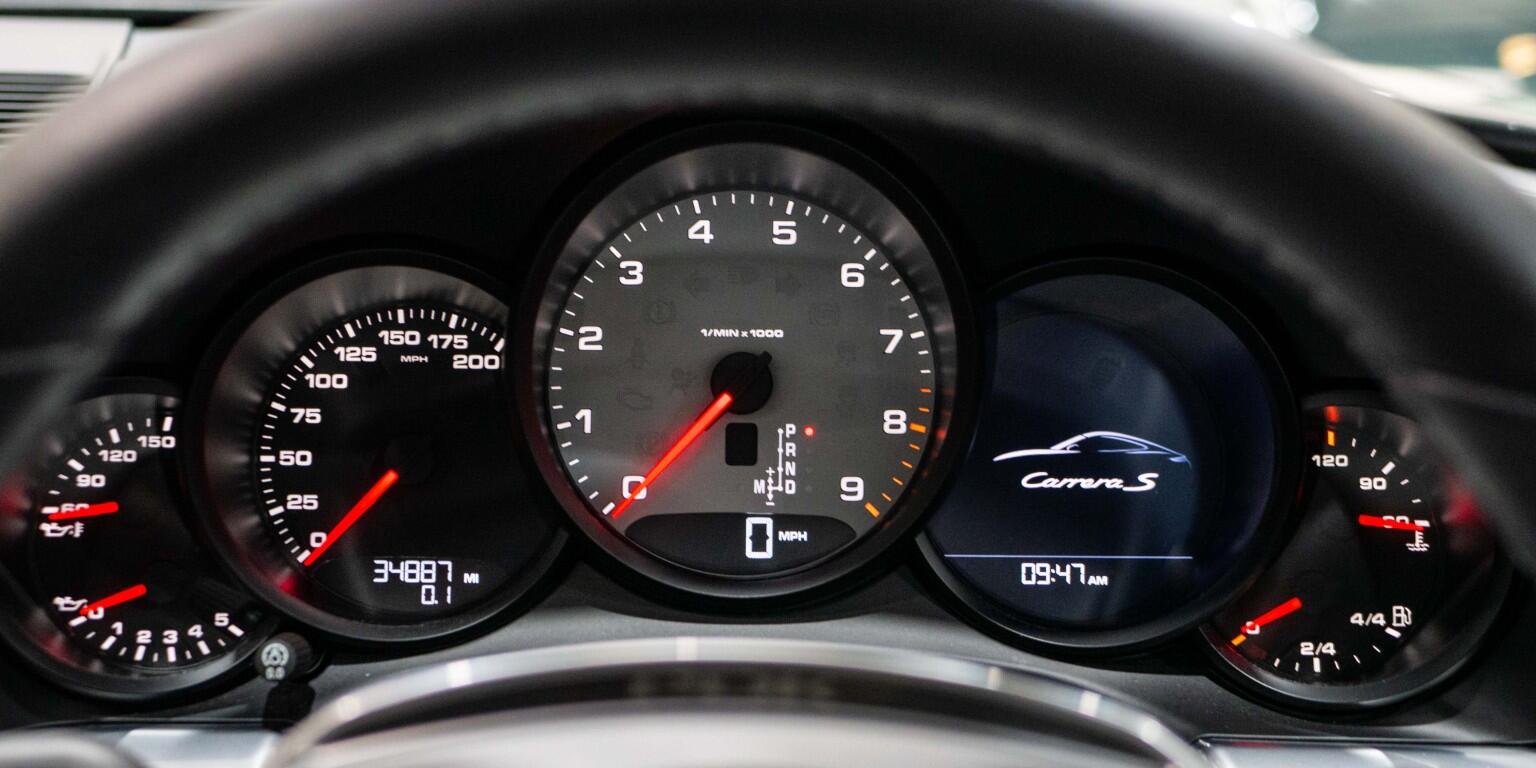 Porsche 911 view 29