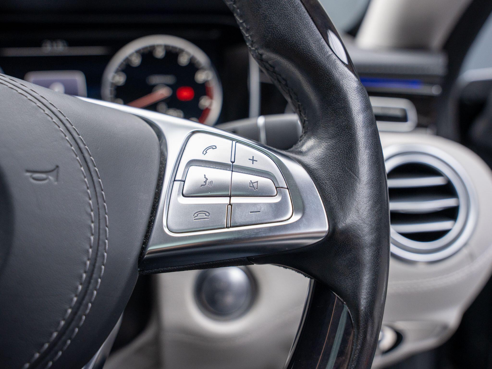 Mercedes-Benz S-Class view 21