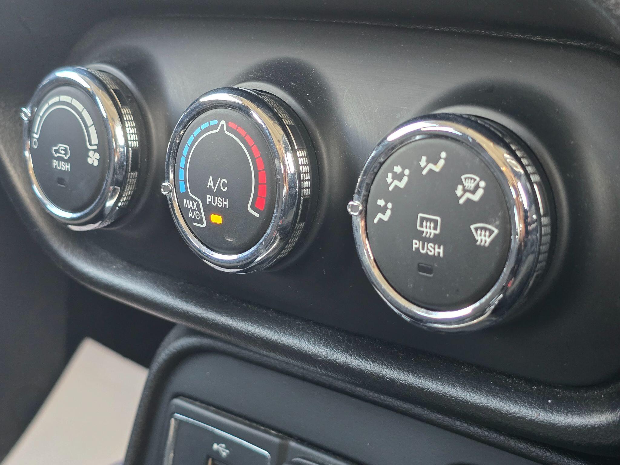 Jeep Renegade view 21