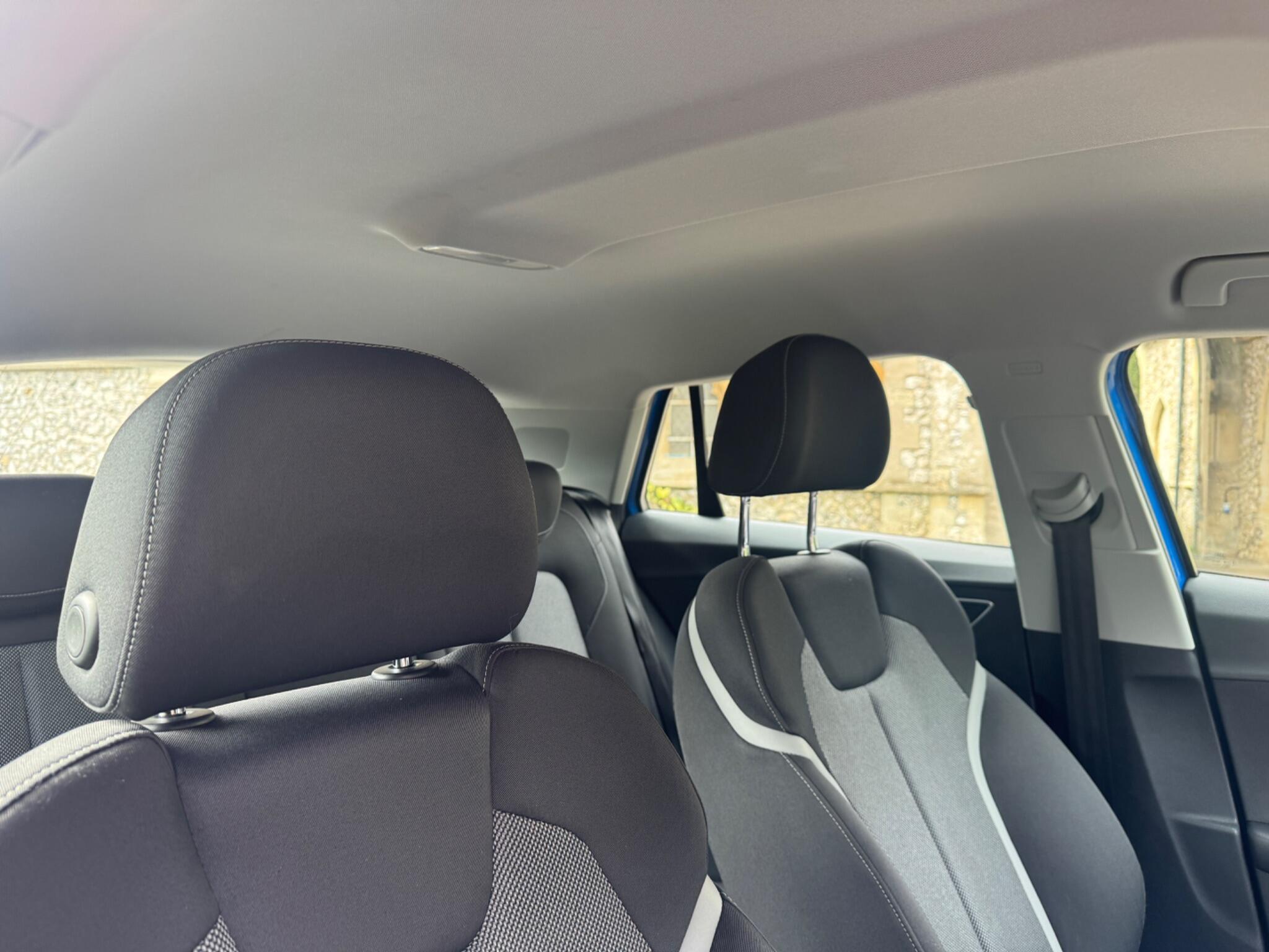 Audi Q2 view 30