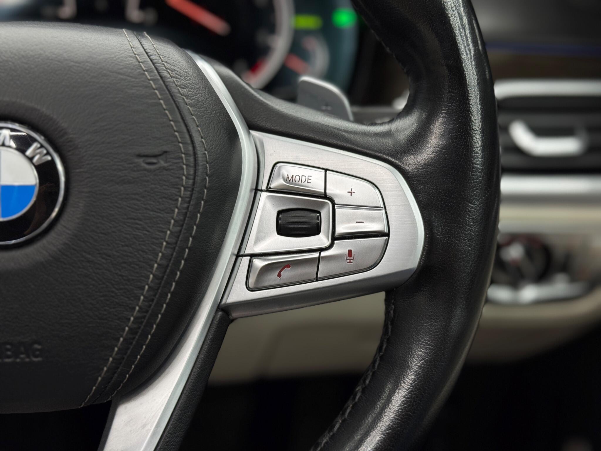 BMW 7 Series view 21