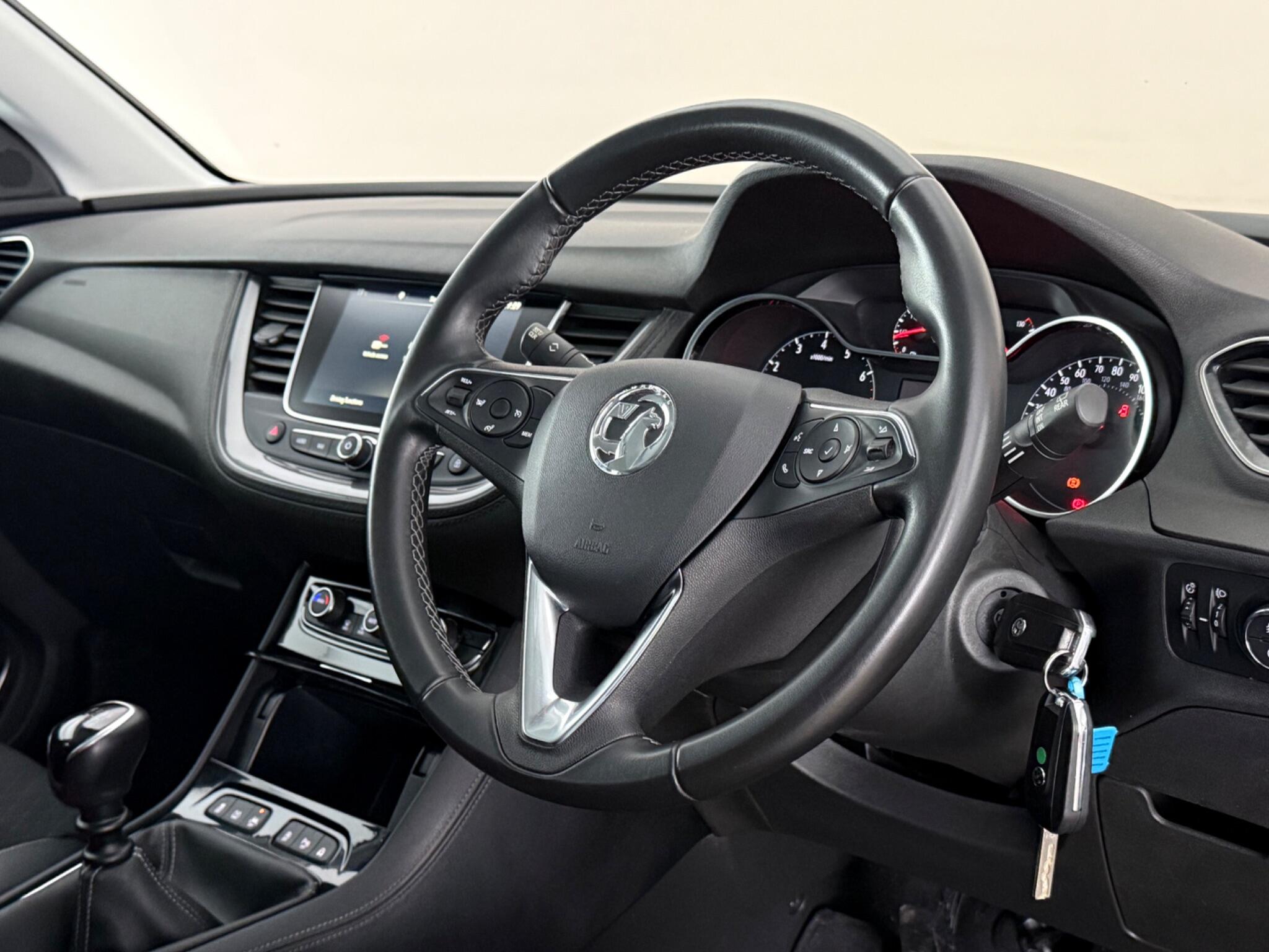 Vauxhall Grandland X view 3