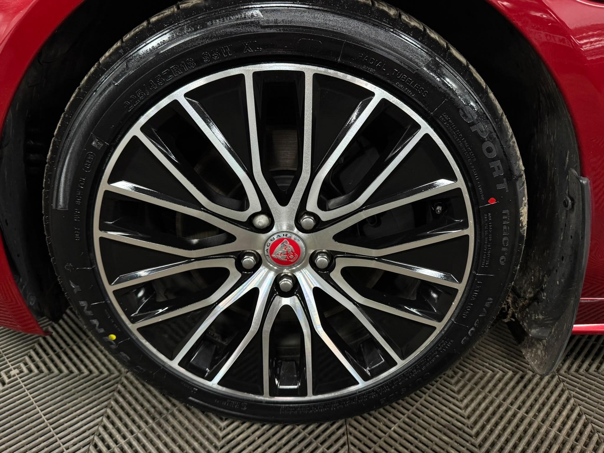 Jaguar Xe view 22