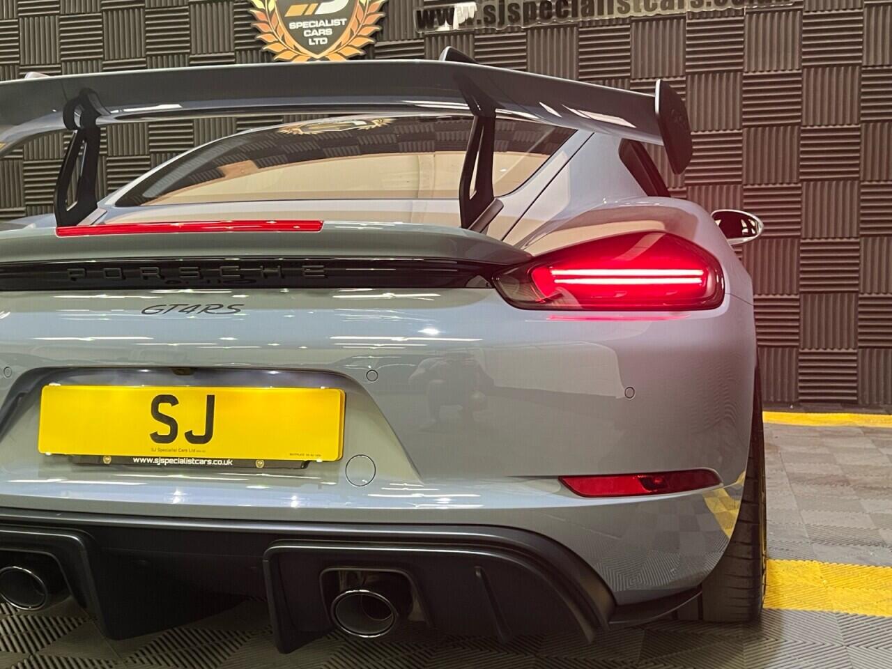Porsche 718 Cayman view 30