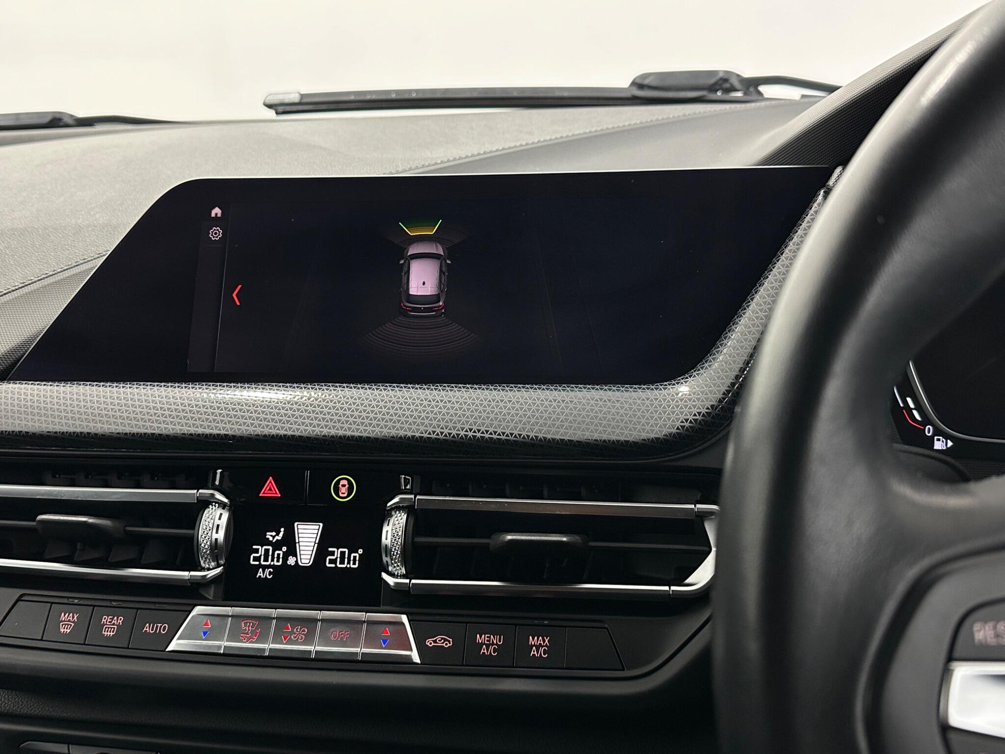 BMW 1 Series view 24