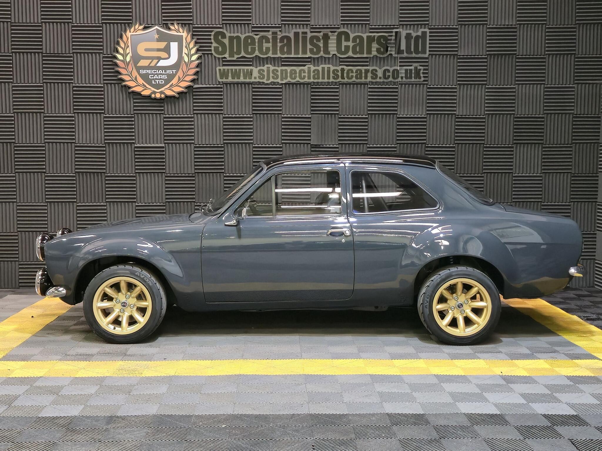 Ford Escort view 4