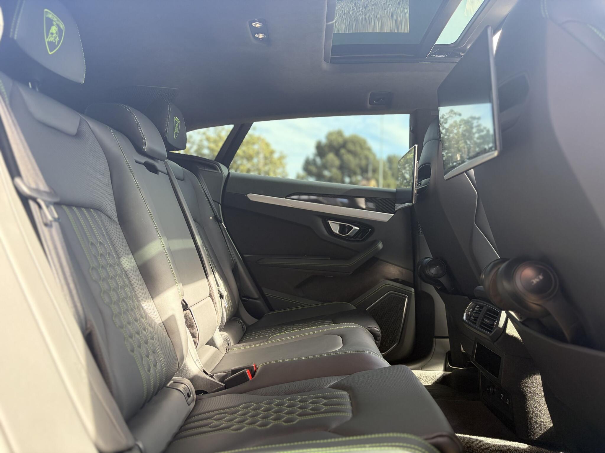 Lamborghini Urus view 44