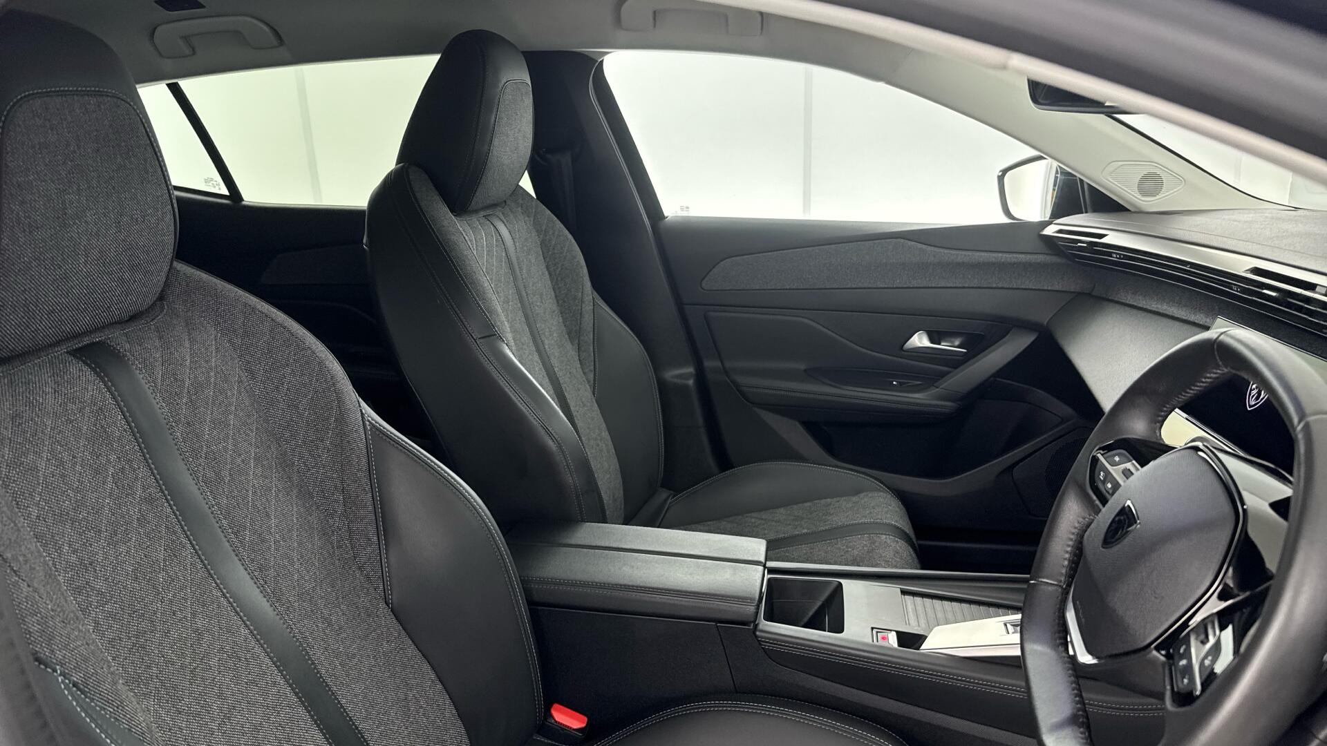 Peugeot 408 view 16