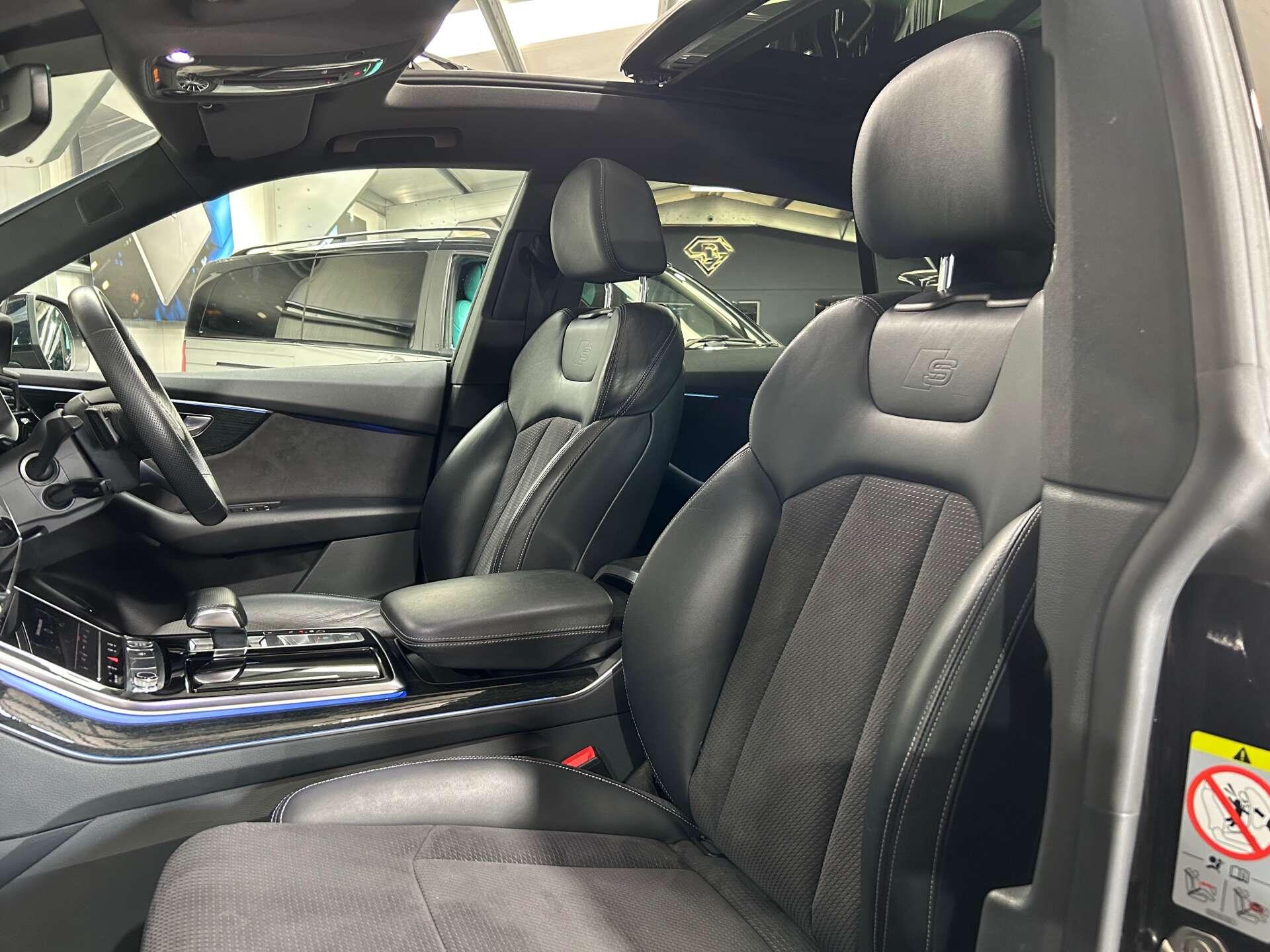 Audi Q8 view 2