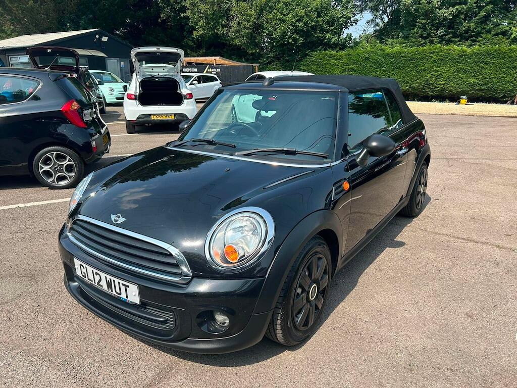 Mini Convertible view 6