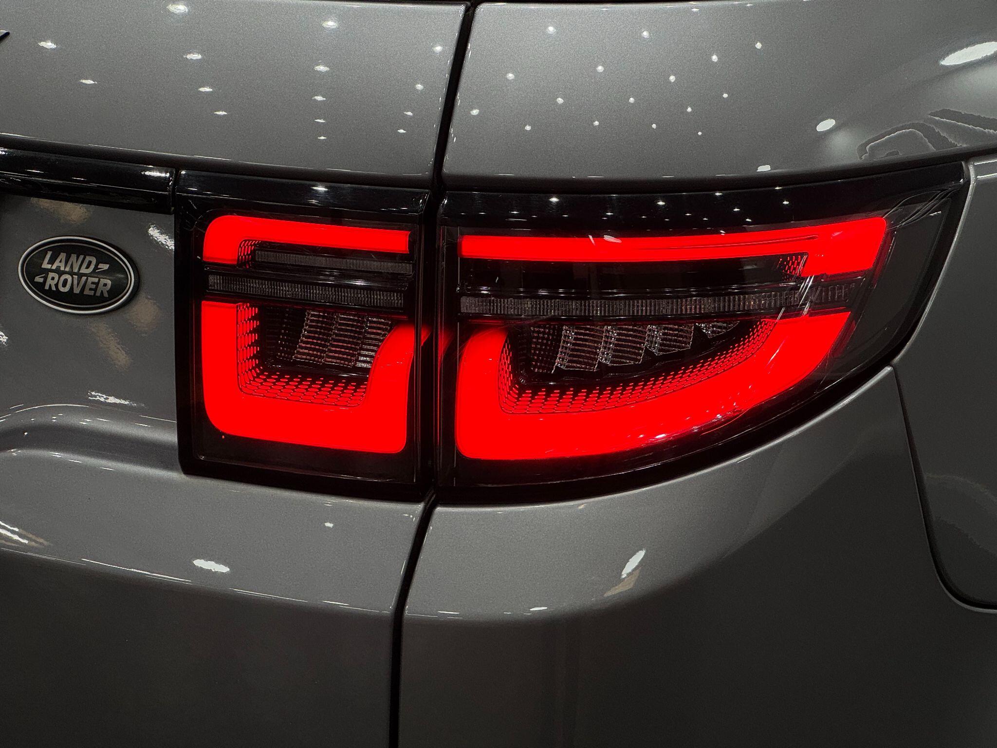 Land Rover Discovery Sport view 22