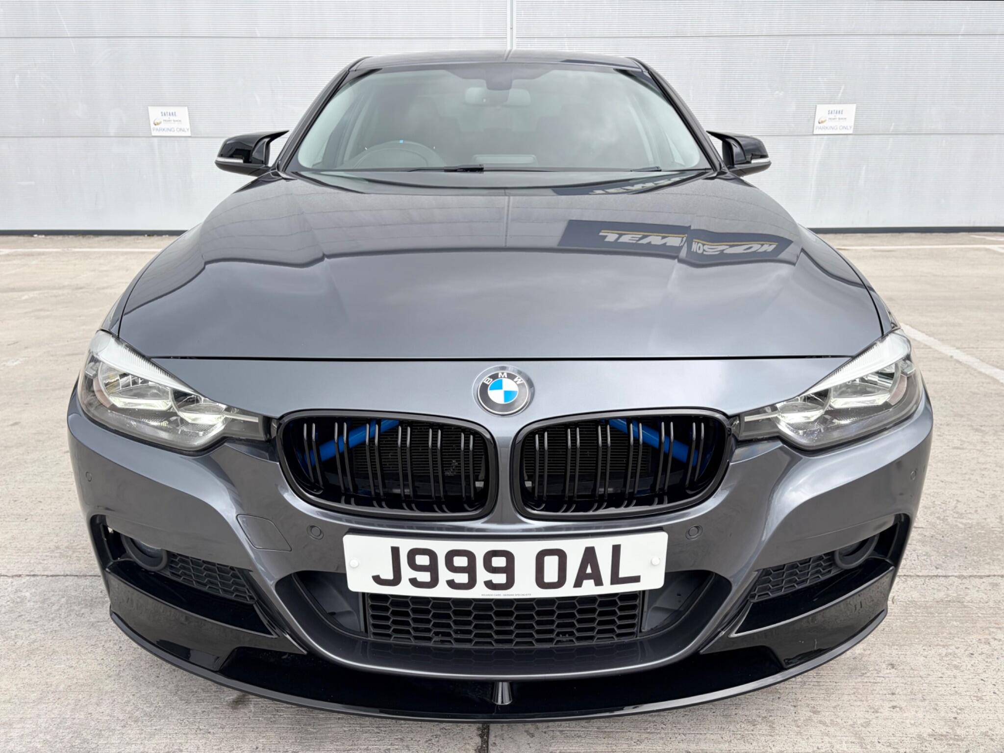BMW 3 Series view 5