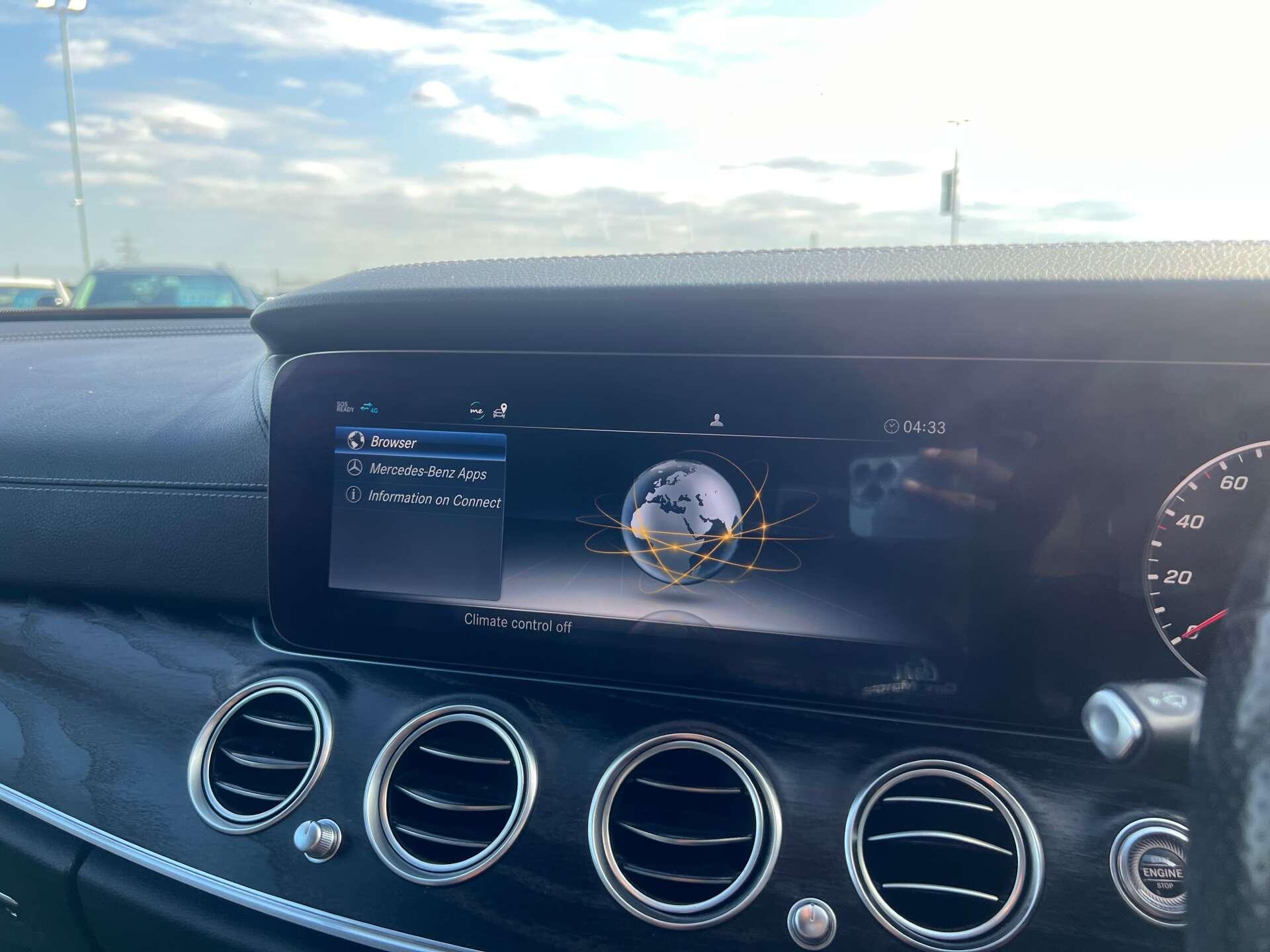 Mercedes-Benz E-Class view 34