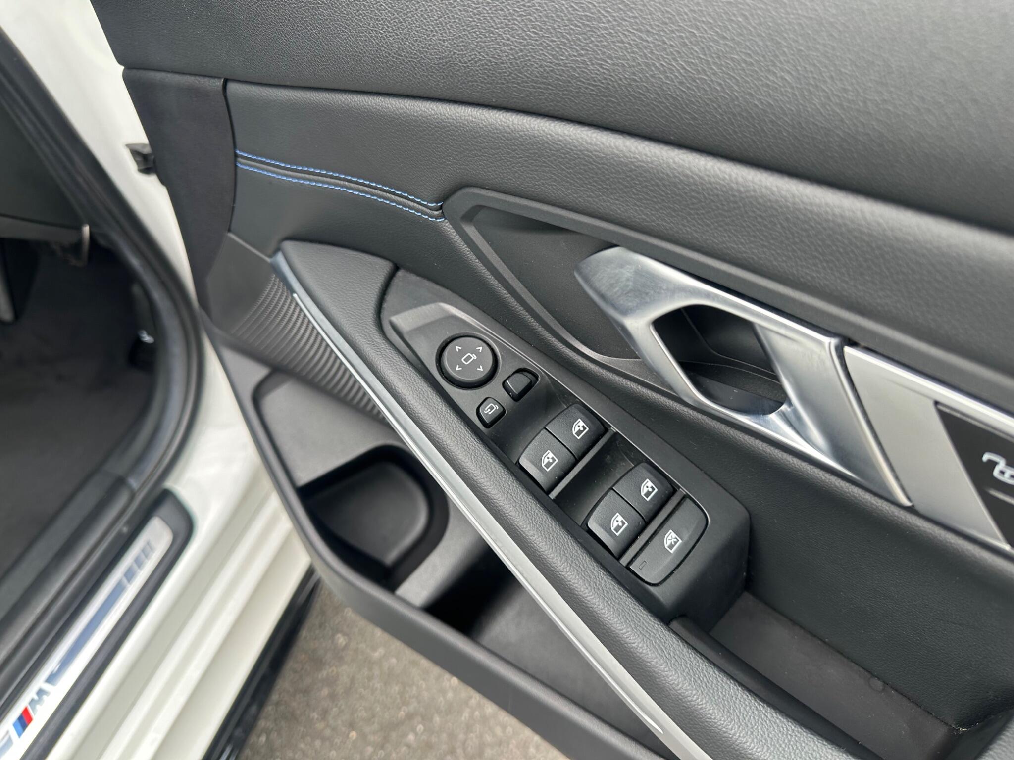 BMW 3 Series view 20