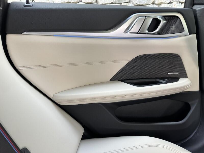 BMW i4 view 42