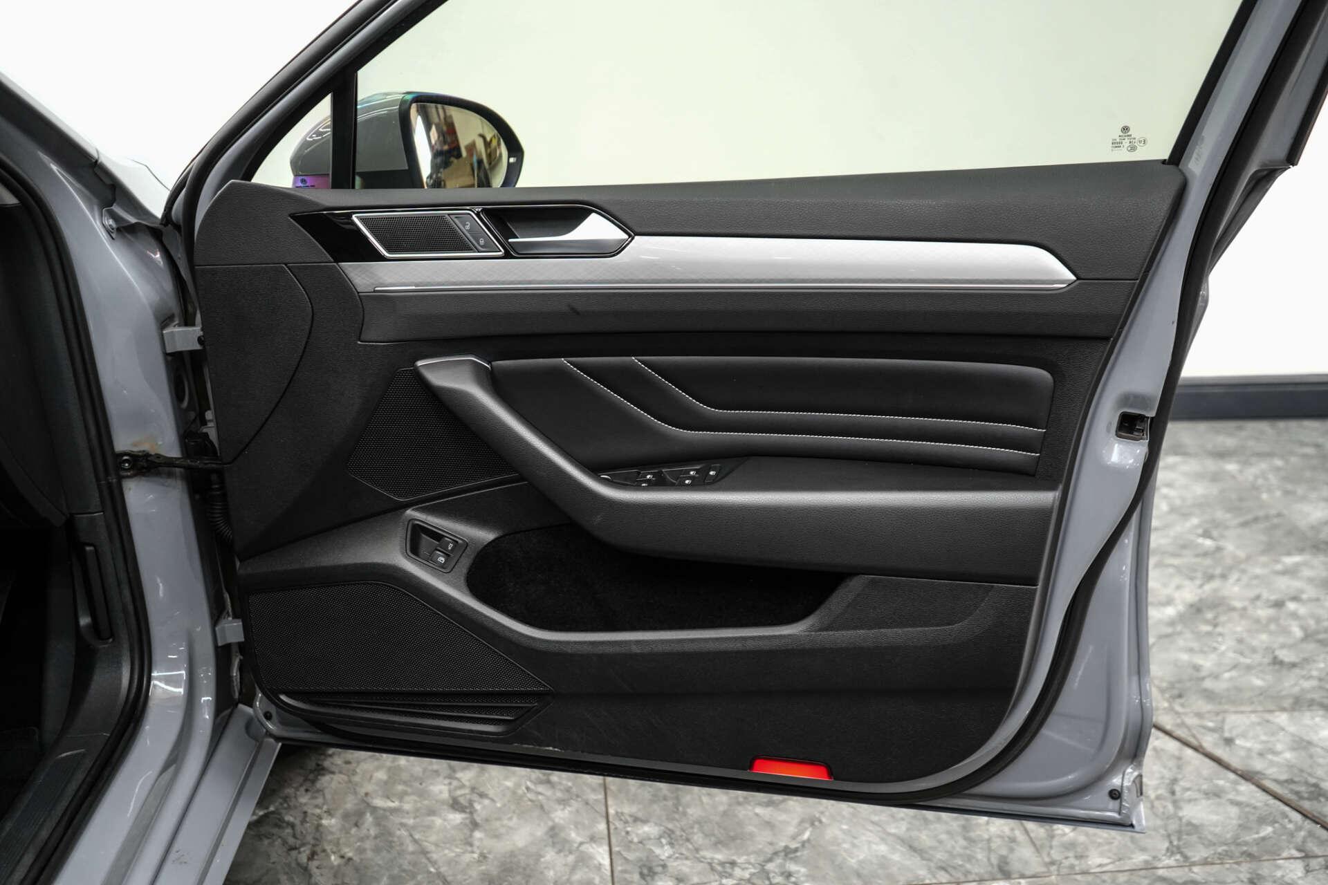 Volkswagen Passat view 22