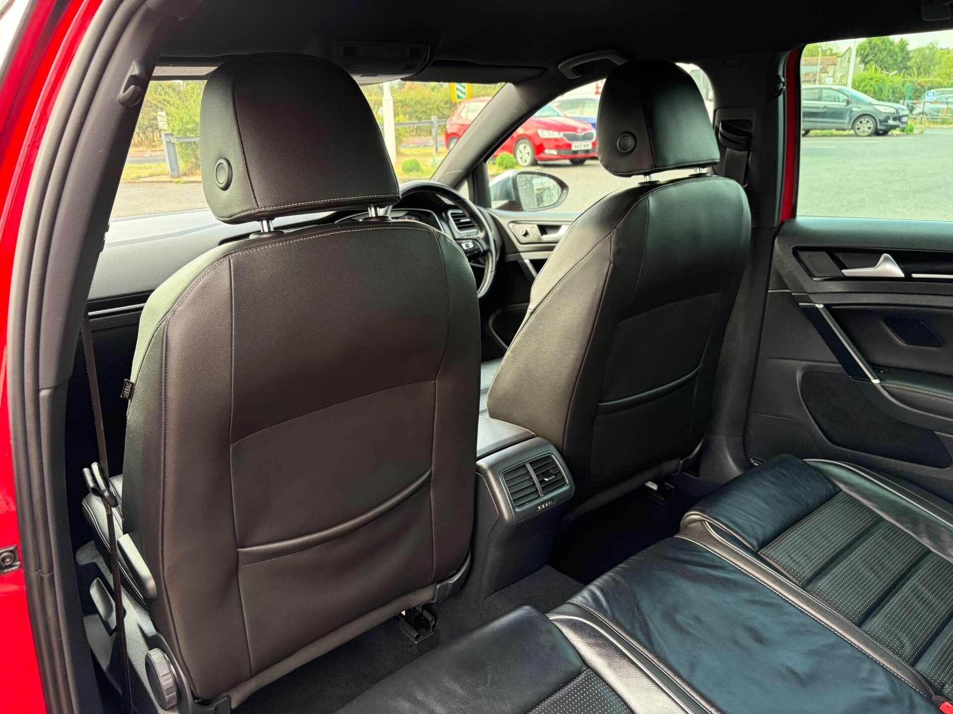 Volkswagen Golf view 22