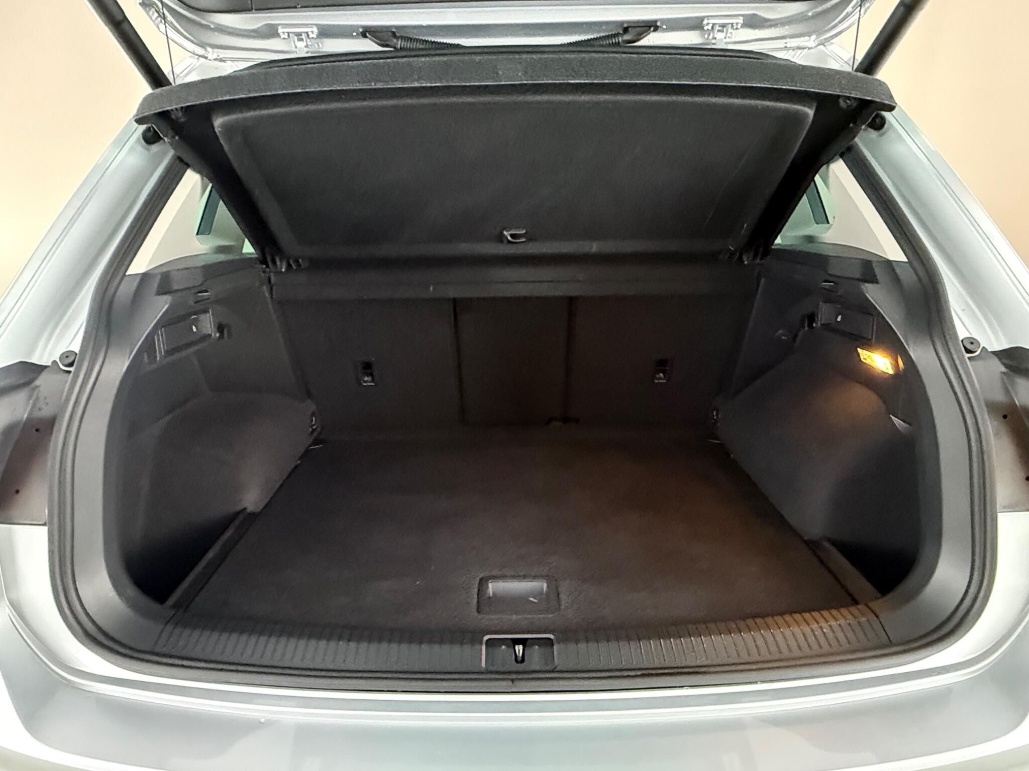 Volkswagen Tiguan view 9