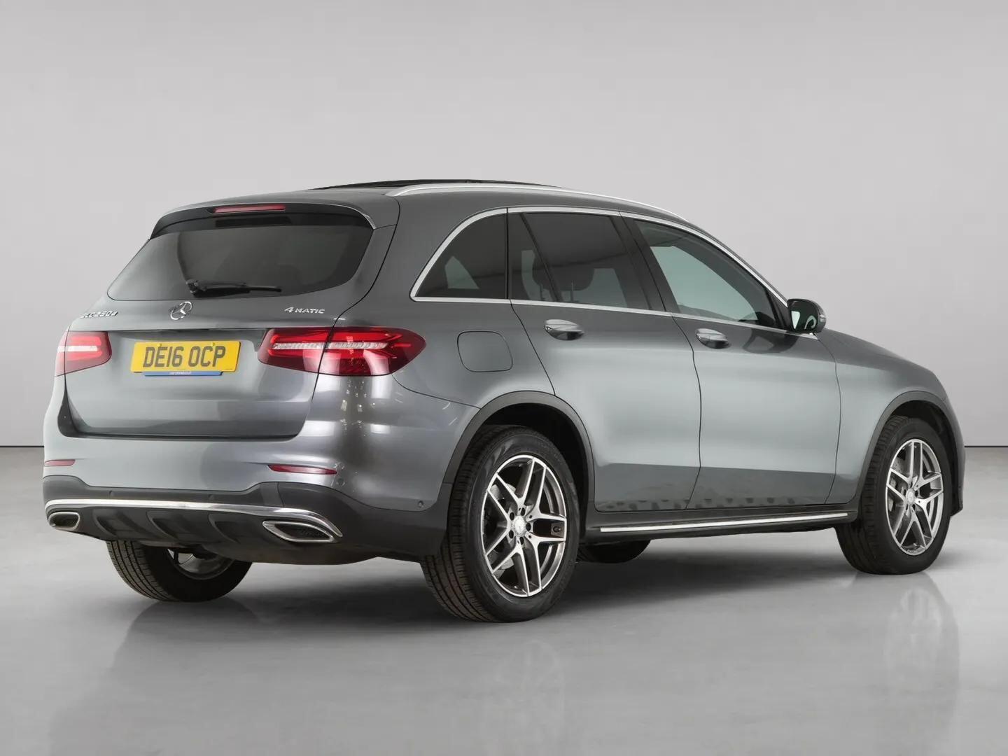Mercedes-Benz GLC view 12