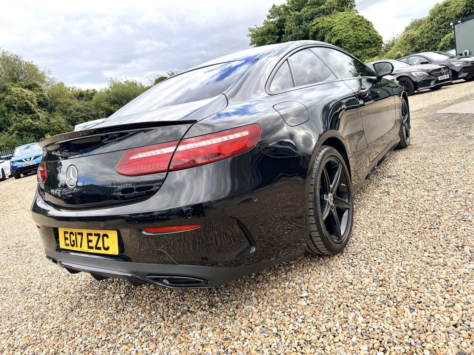 Mercedes-Benz E-Class view 3