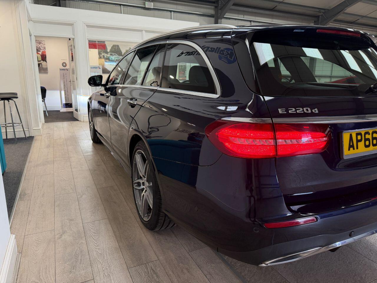Mercedes-Benz E Class view 11