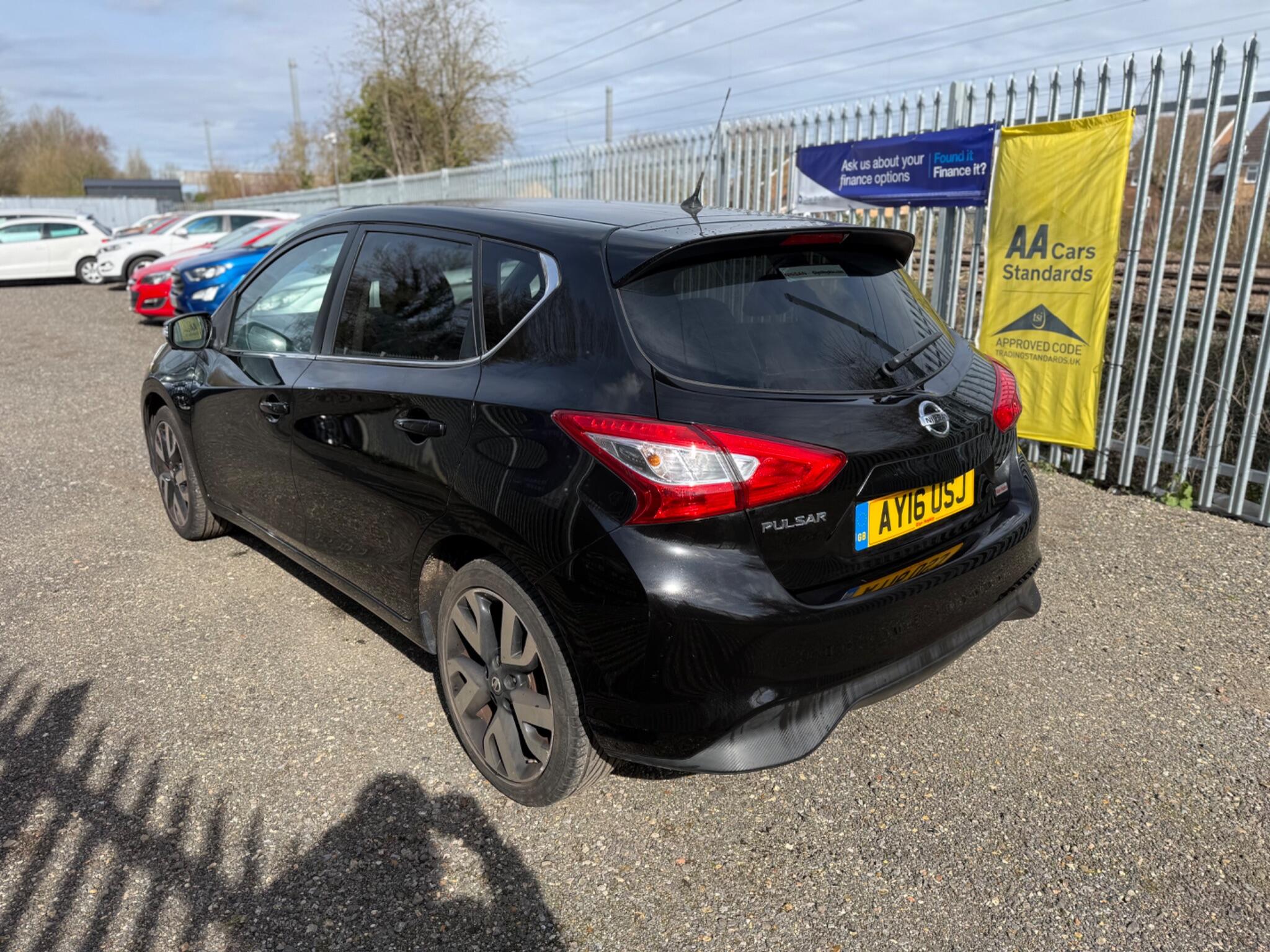 2016 Nissan Pulsar image 3