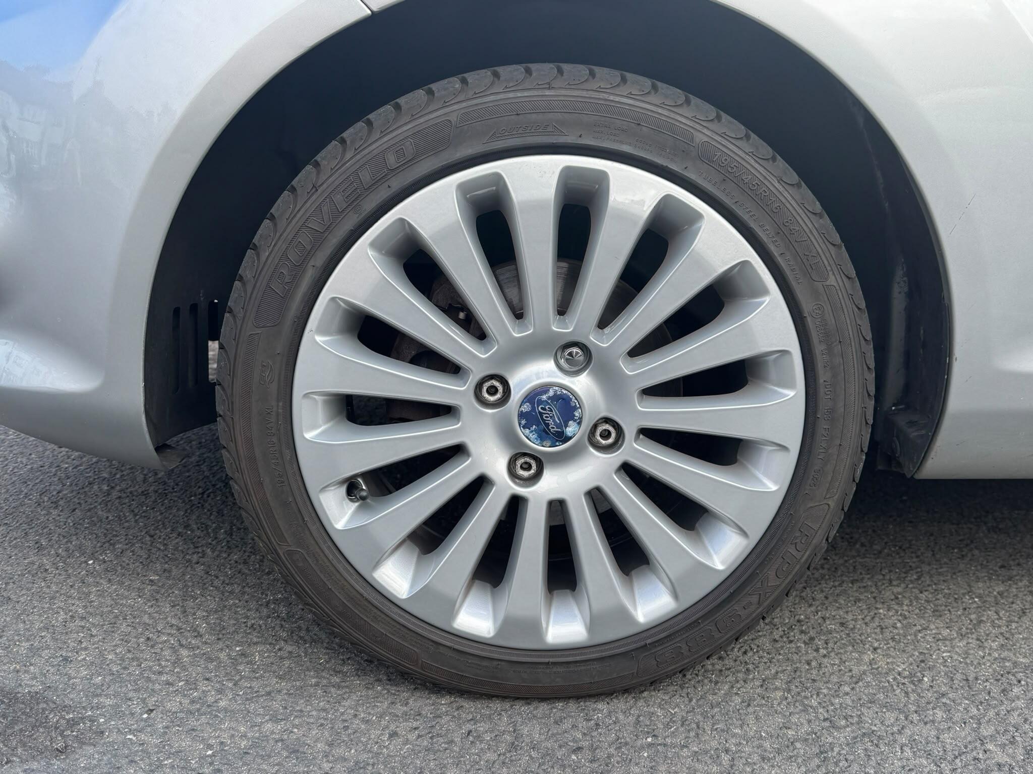 Ford Fiesta view 46