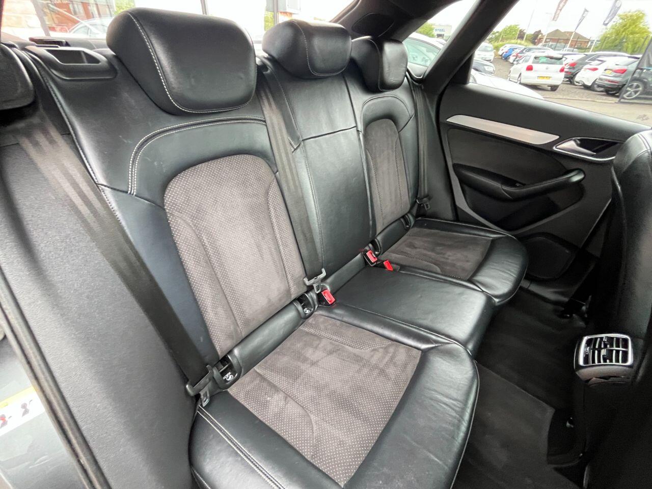 Audi Q3 view 15