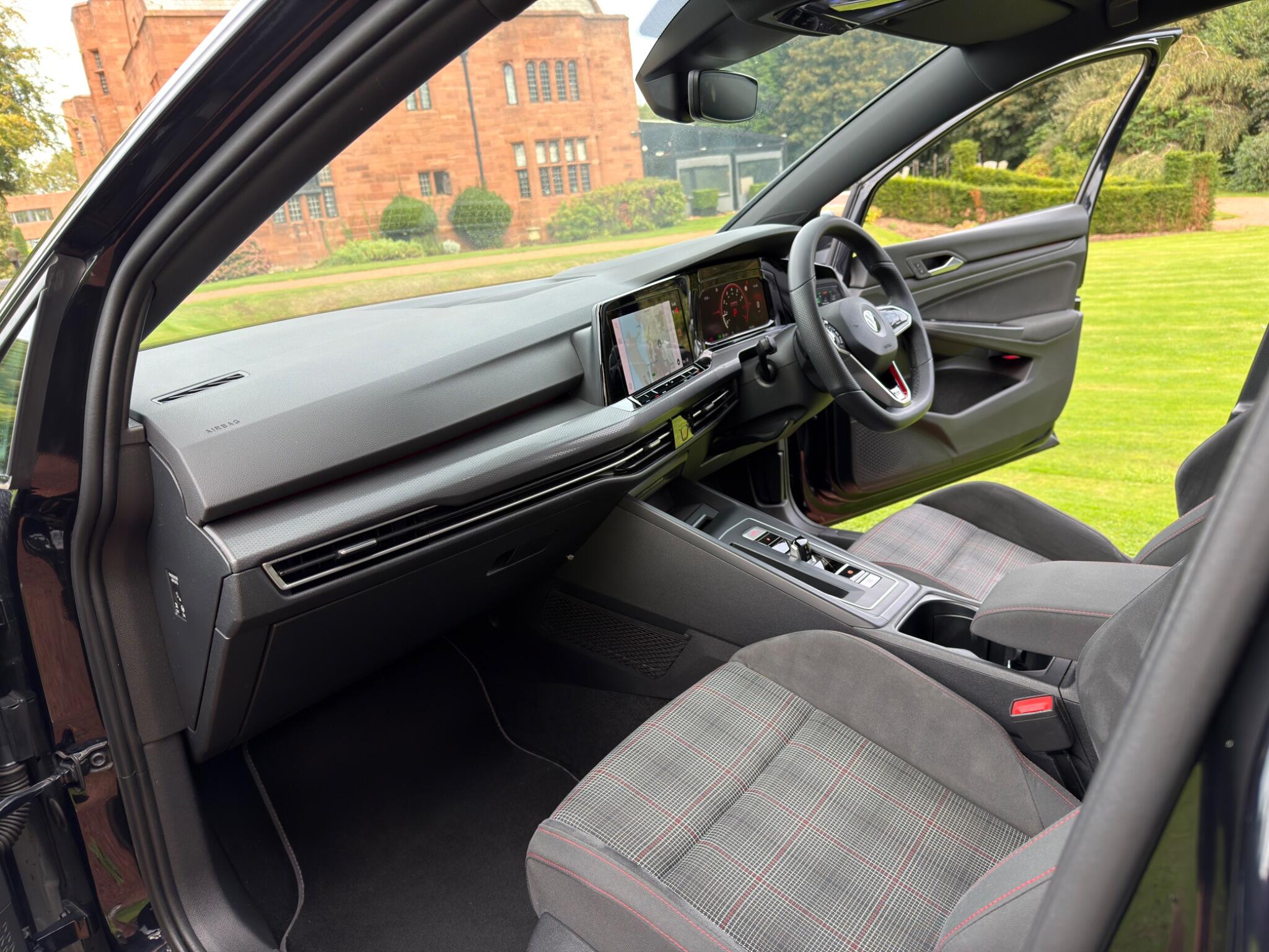 Volkswagen Golf view 8