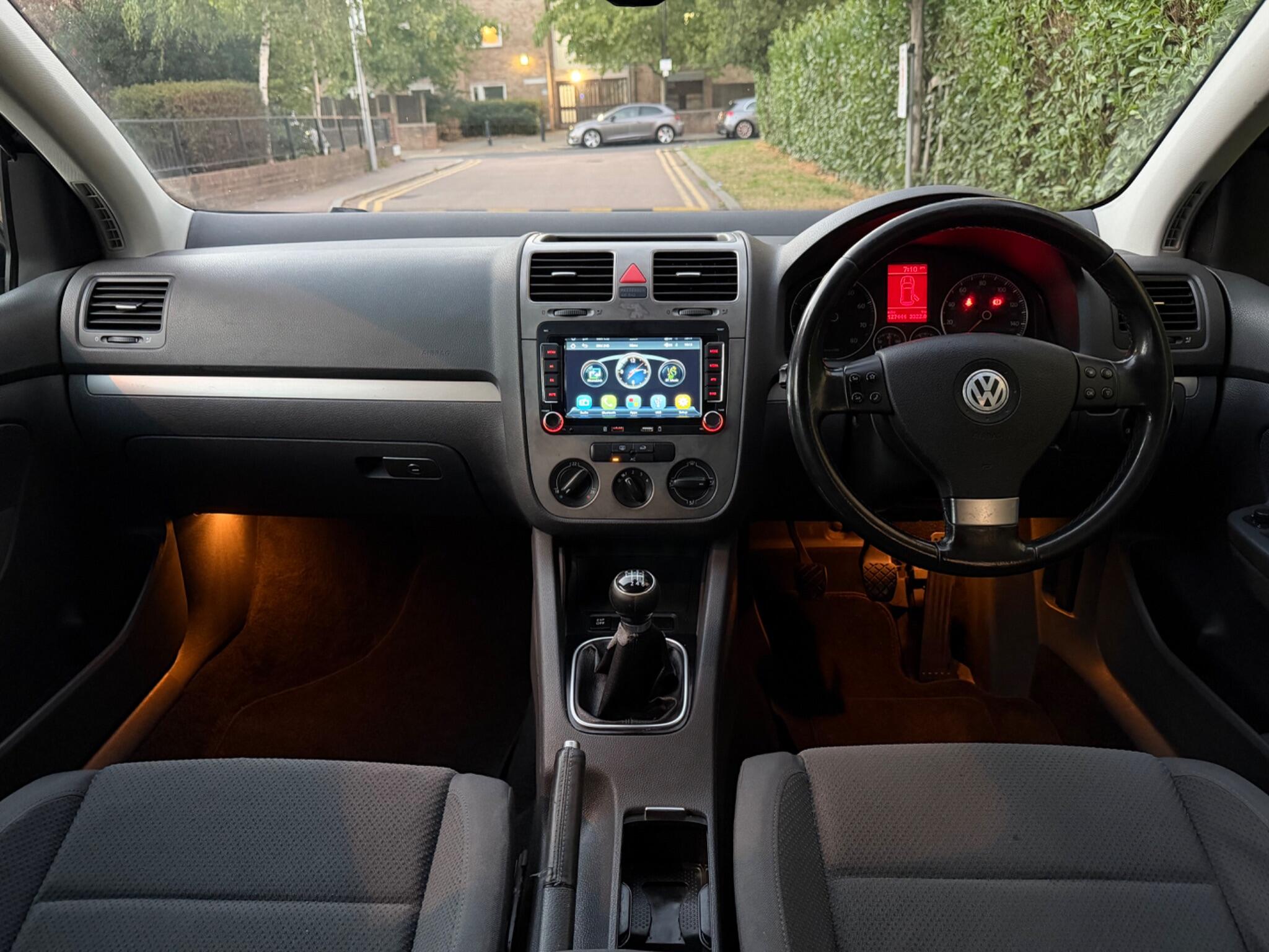 Volkswagen Golf view 14