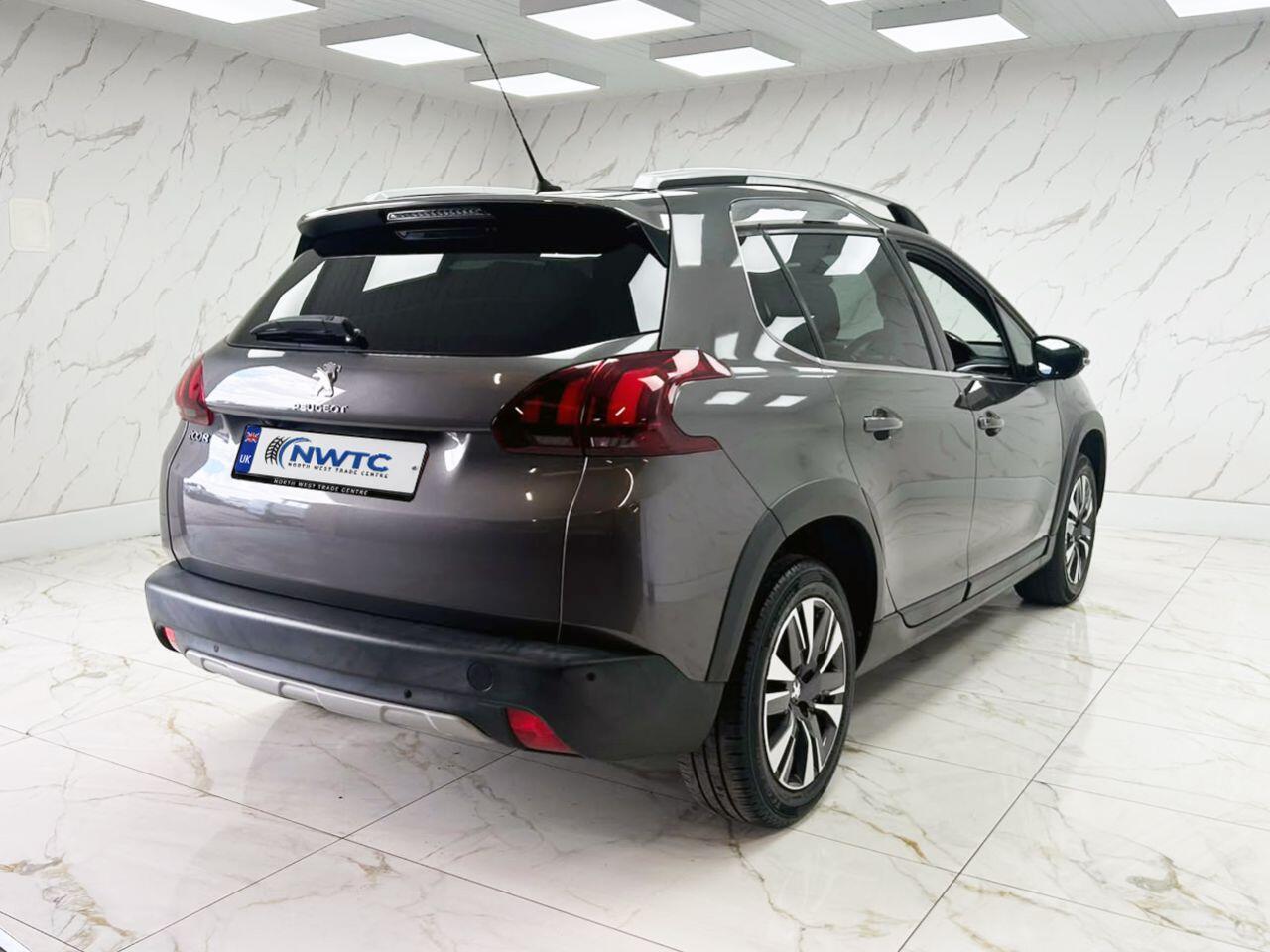 Peugeot 2008 view 11