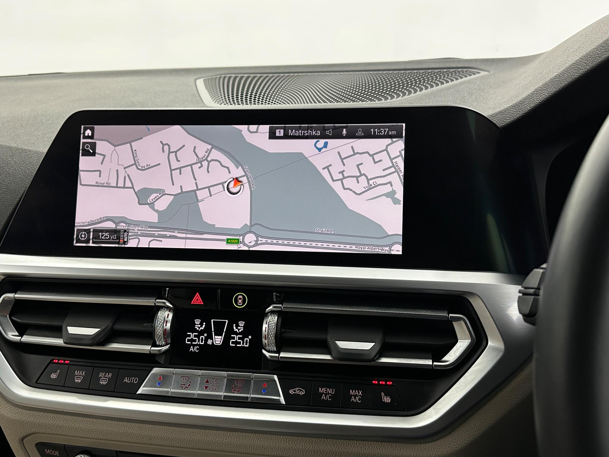 BMW 3 Series view 25