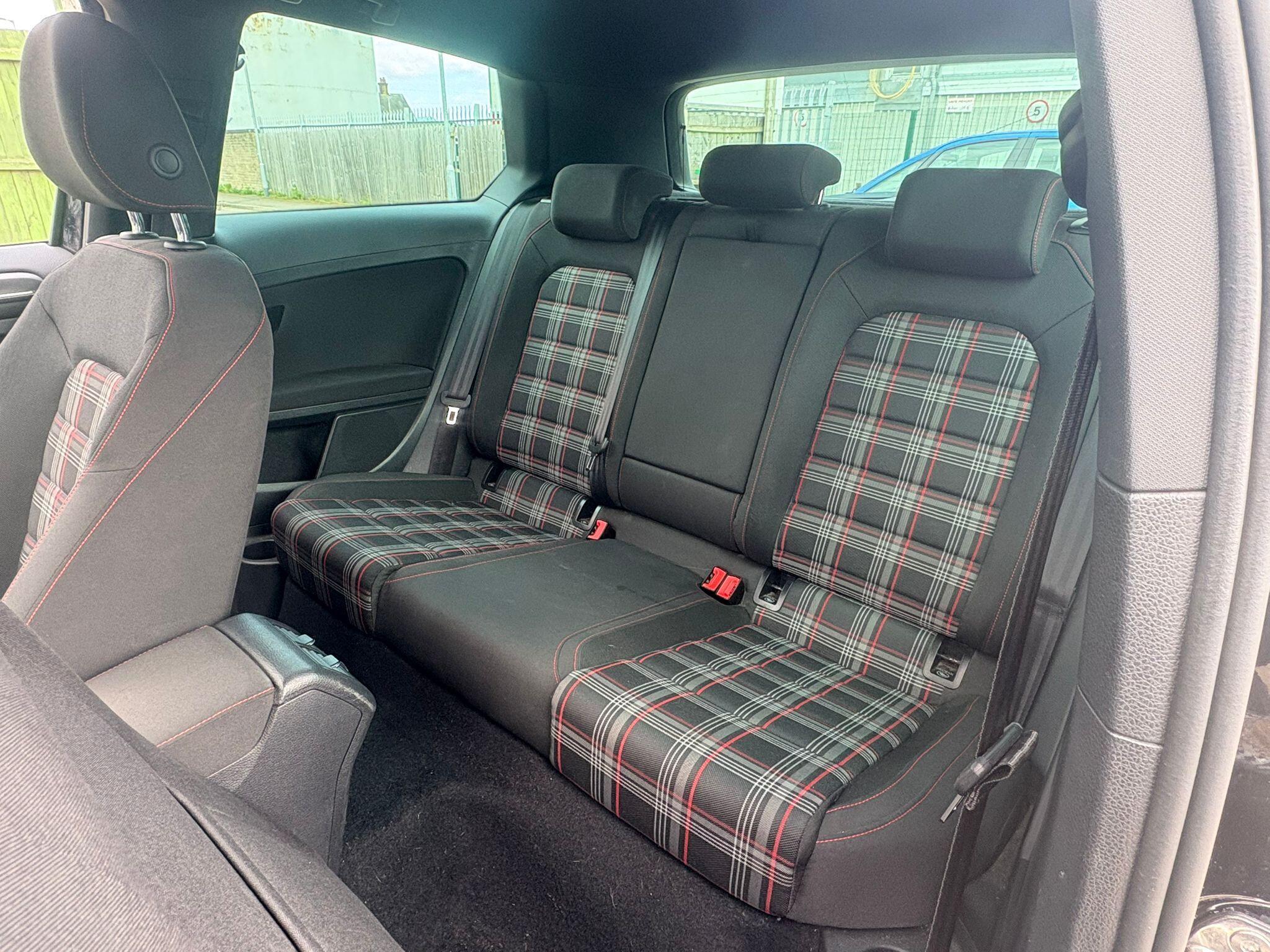 Volkswagen Golf view 19