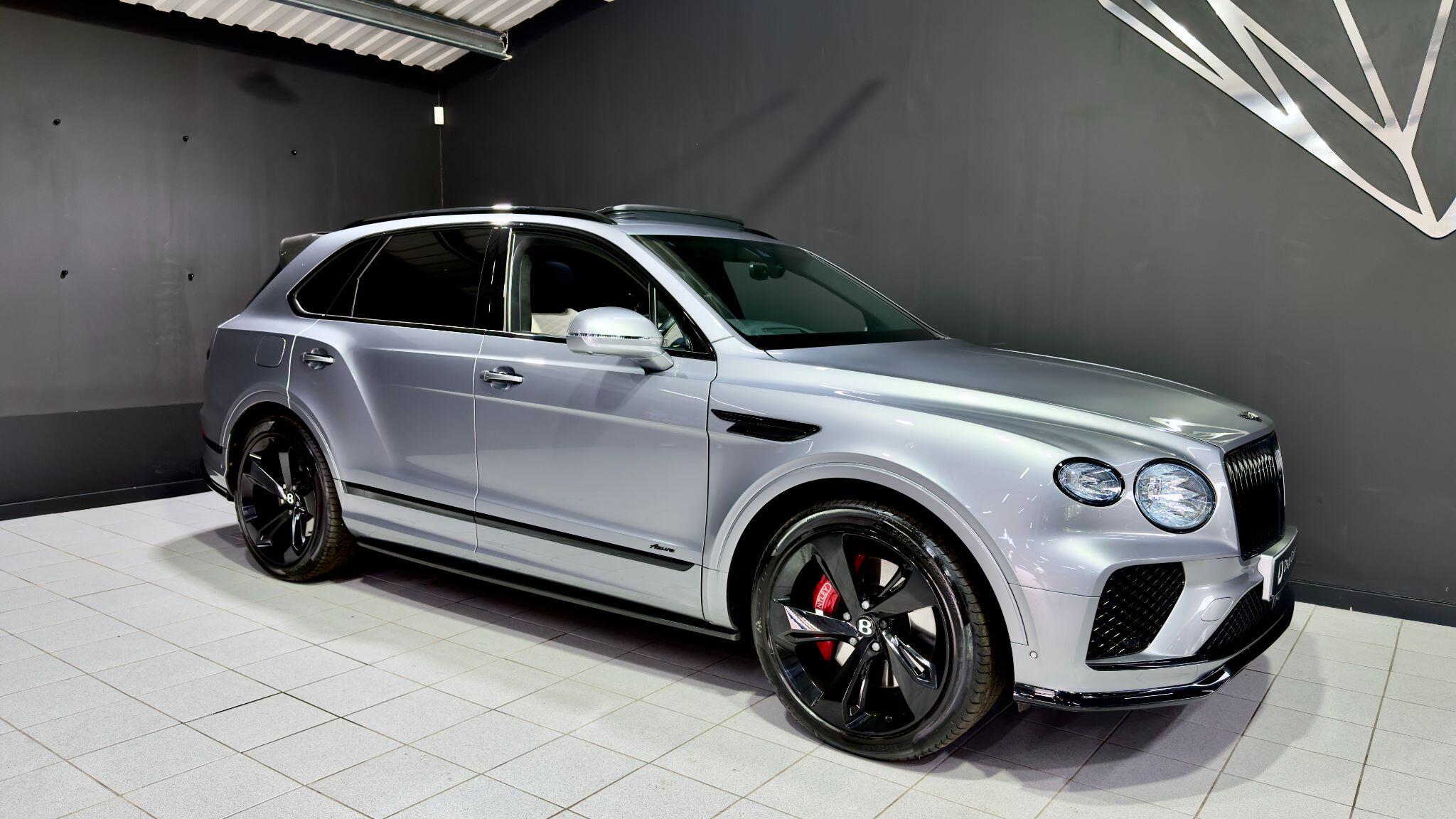 Bentley Bentayga view 12